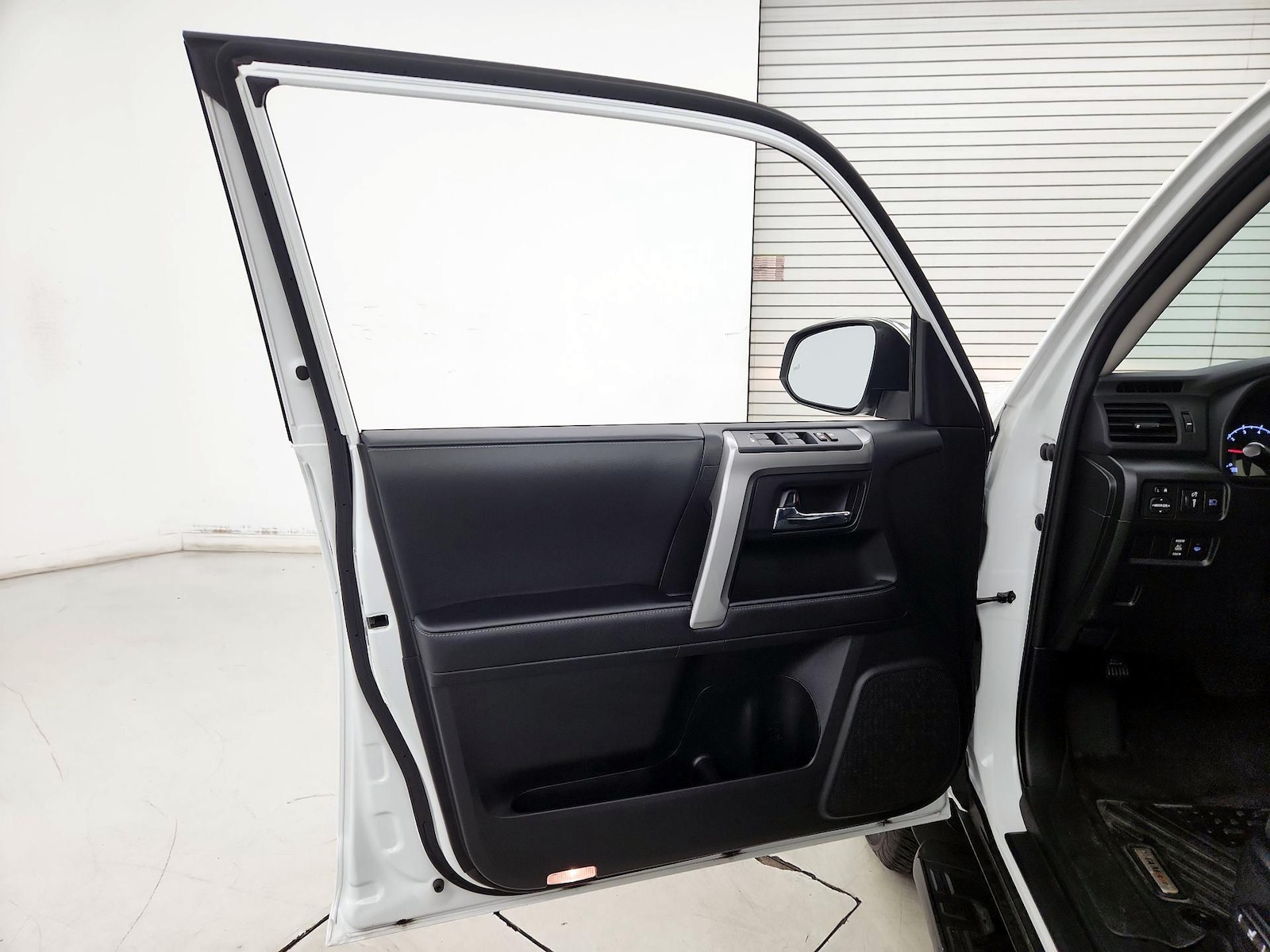2024 Toyota 4Runner SR5 - Photo 11