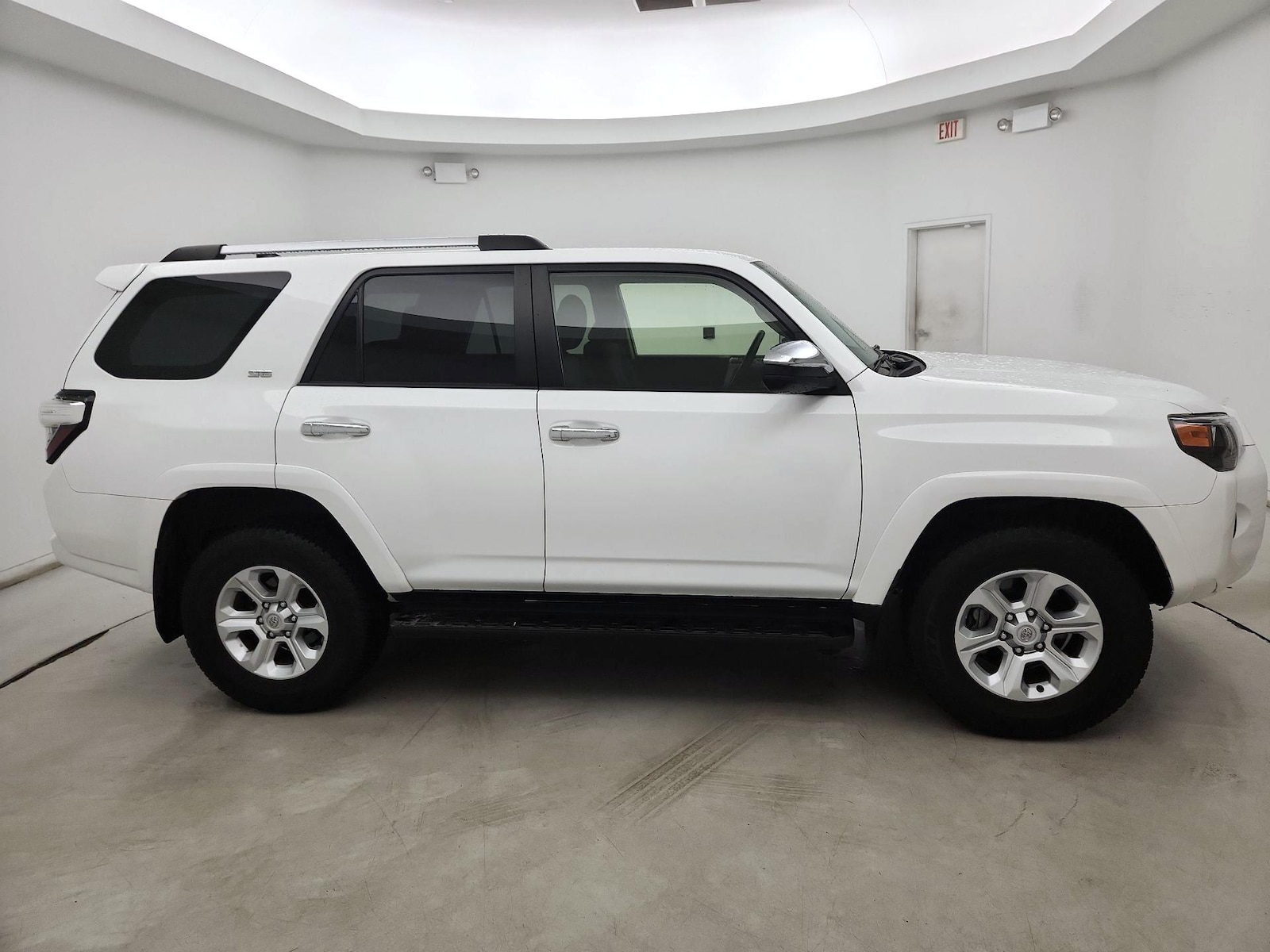 2024 Toyota 4Runner SR5 - Photo 4