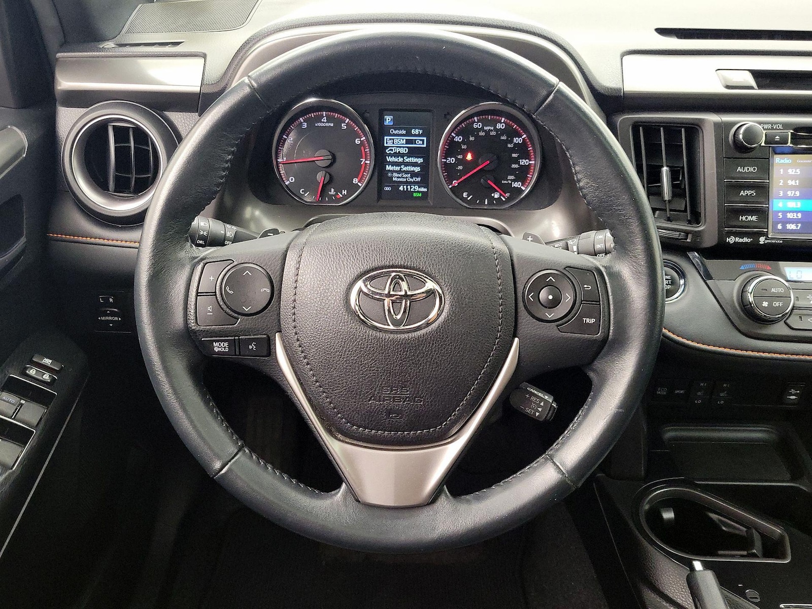 2016 Toyota RAV4 SE - Photo 11