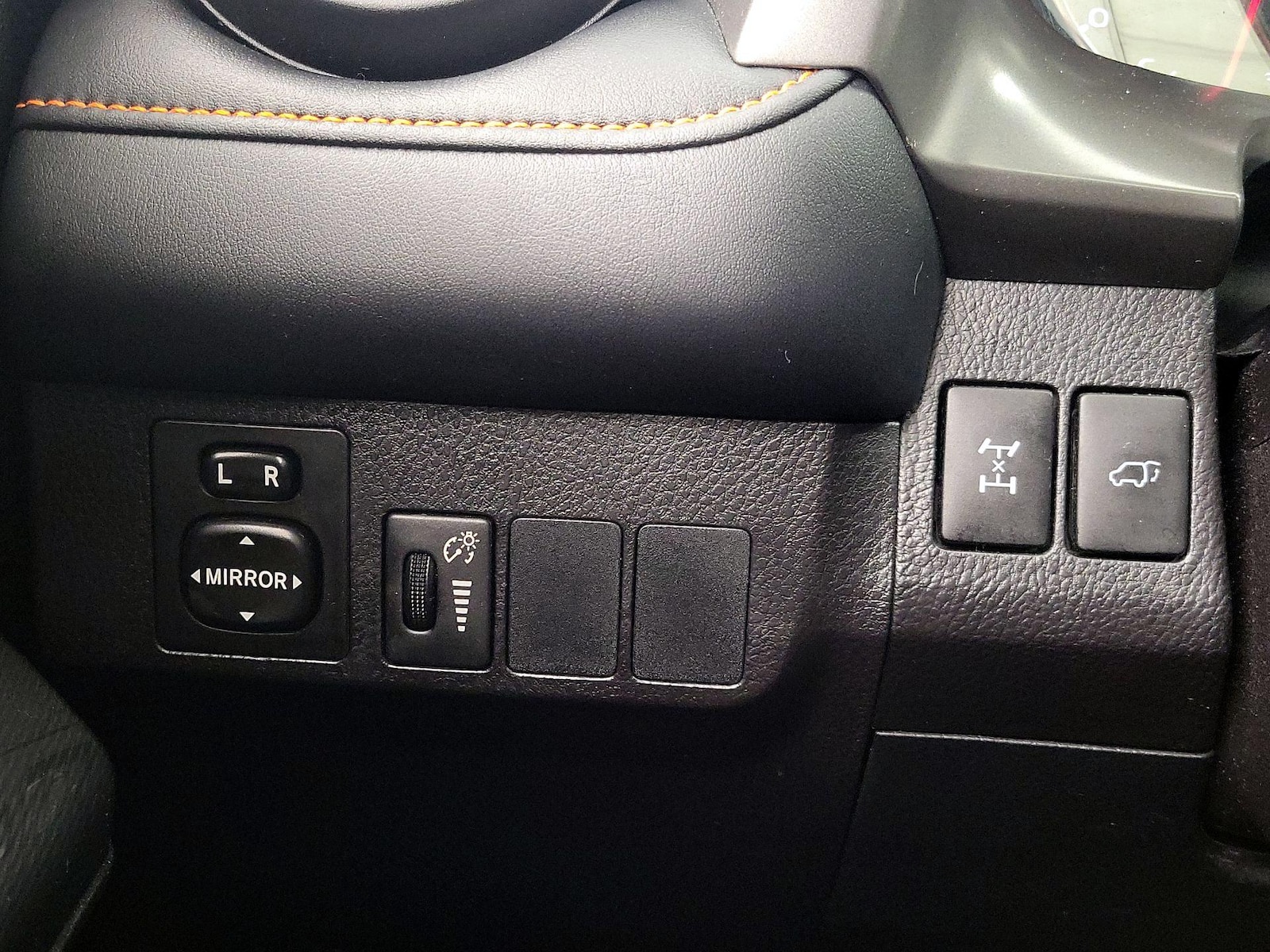 2016 Toyota RAV4 SE - Photo 14