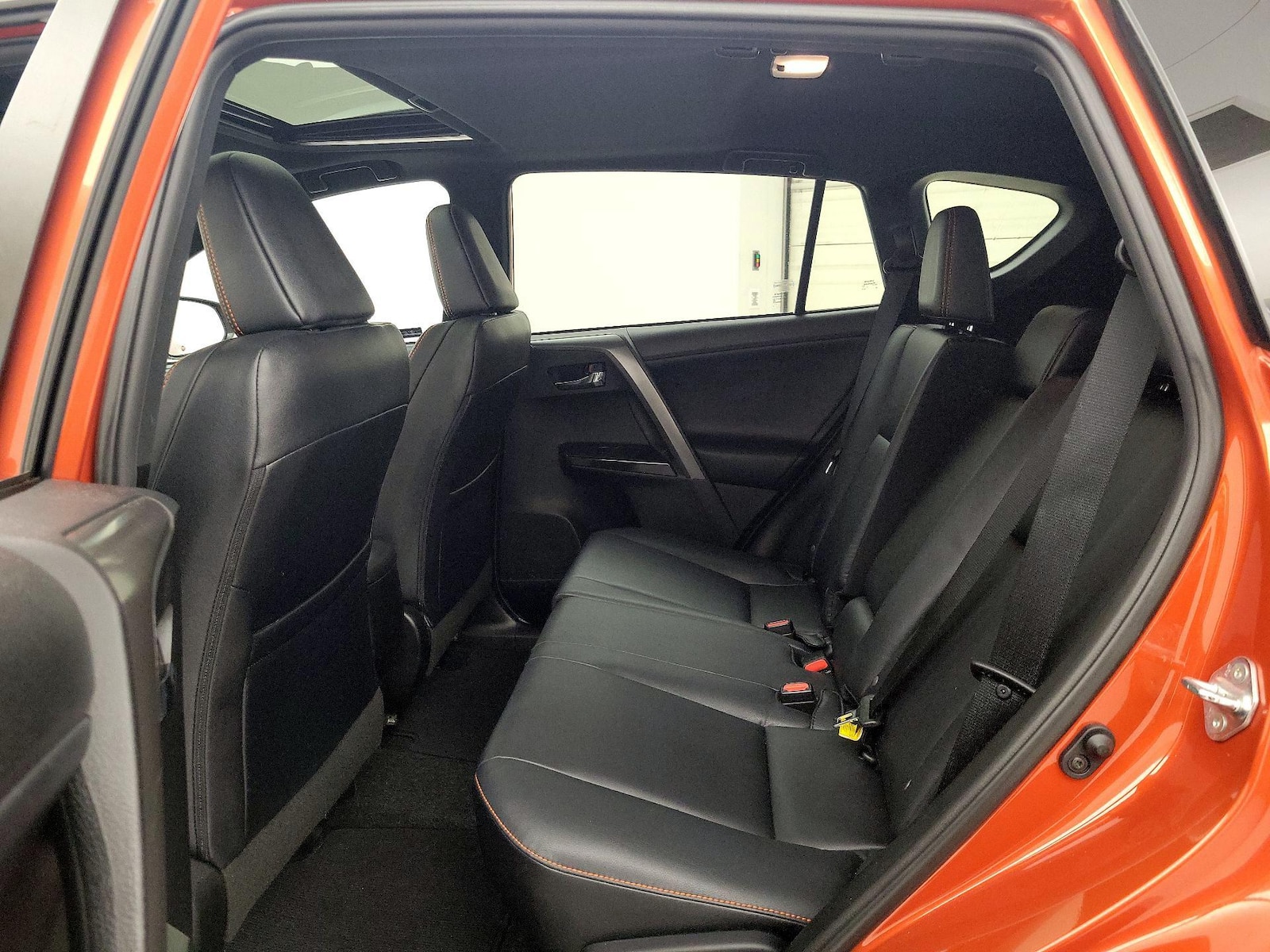 2016 Toyota RAV4 SE - Photo 21