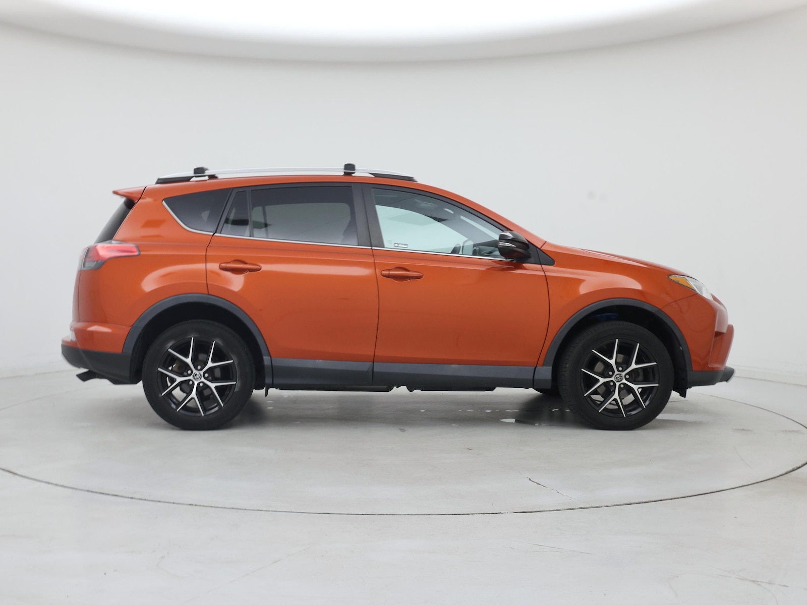 2016 Toyota RAV4 SE - Photo 8