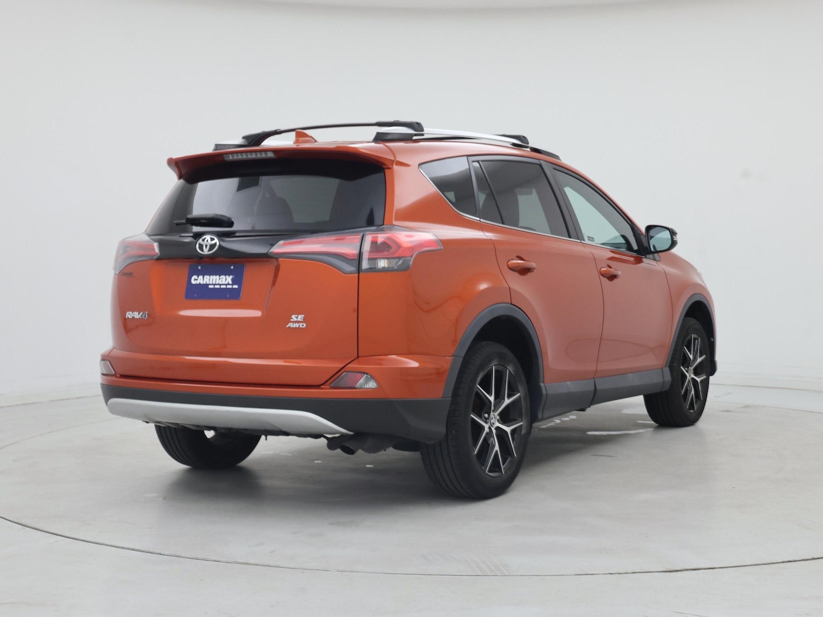 2016 Toyota RAV4 SE - Photo 9