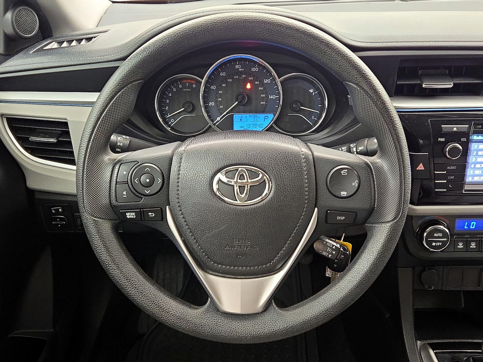2015 Toyota Corolla LE - Photo 11