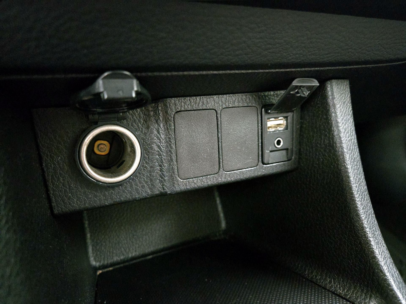 2015 Toyota Corolla LE - Photo 19