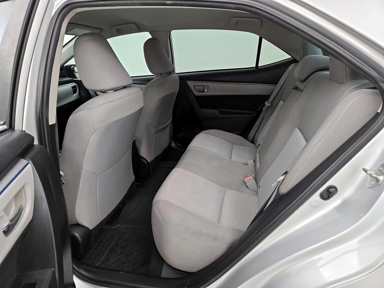 2015 Toyota Corolla LE - Photo 20
