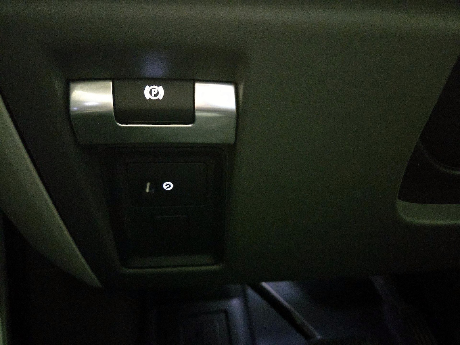2023 Land Rover Defender X-Dynamic SE - Photo 14