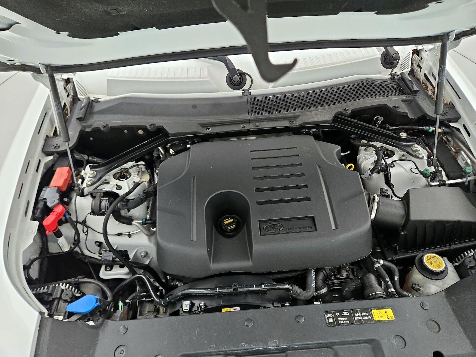 2023 Land Rover Defender X-Dynamic SE - Photo 24