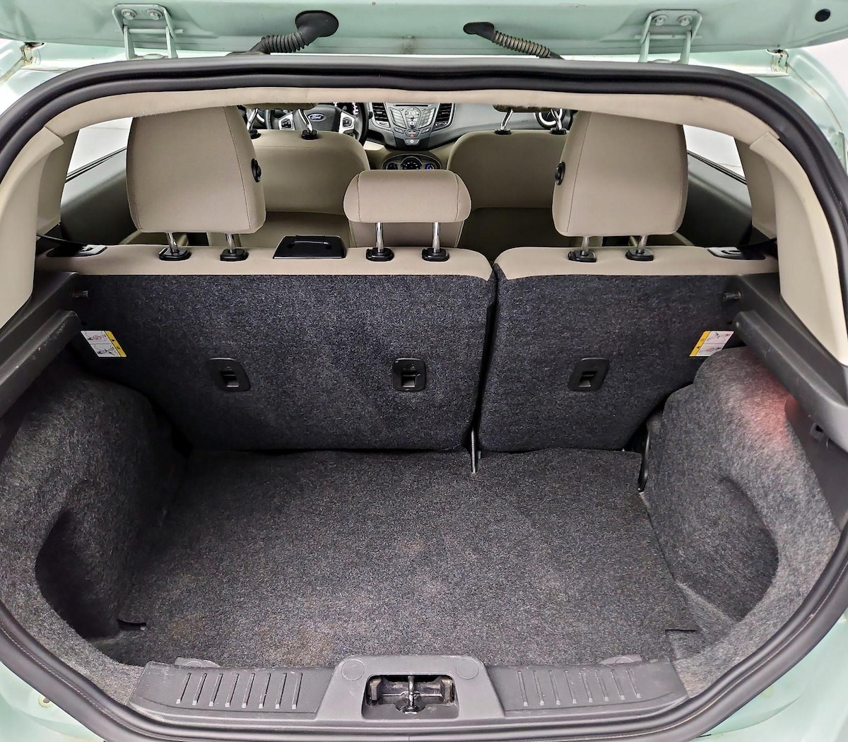 Trunk/Cargo (Seats Up)