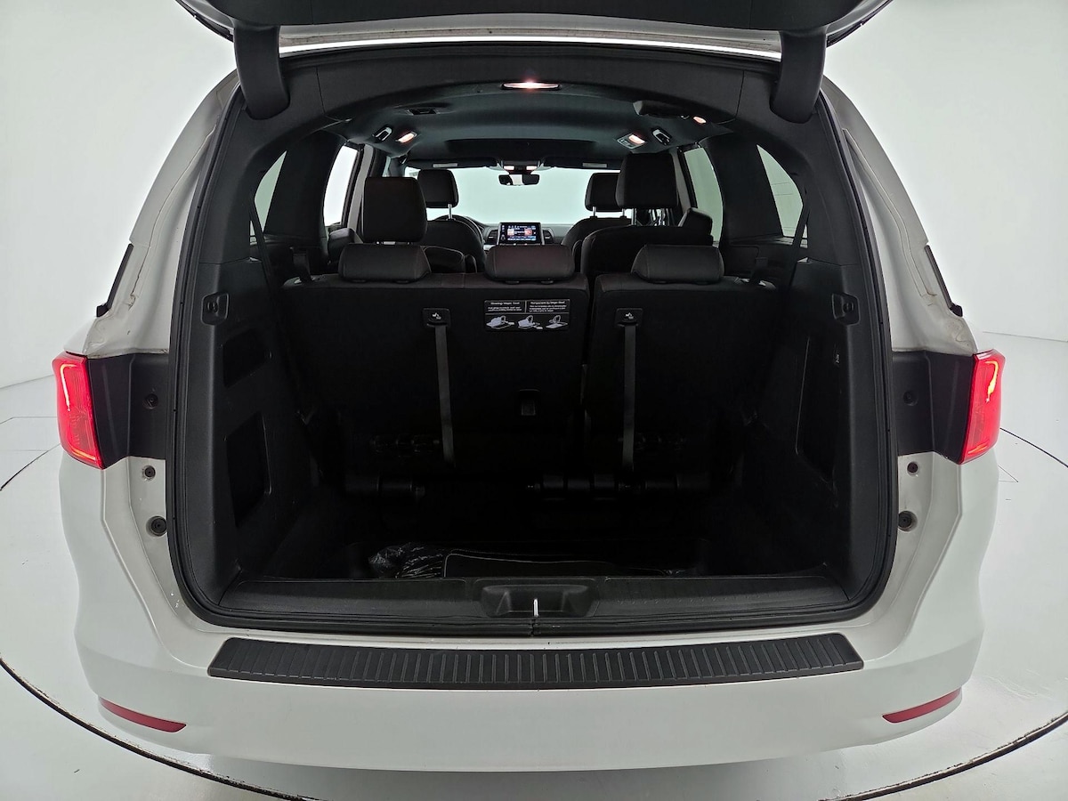 Trunk/Cargo (Seats Up)