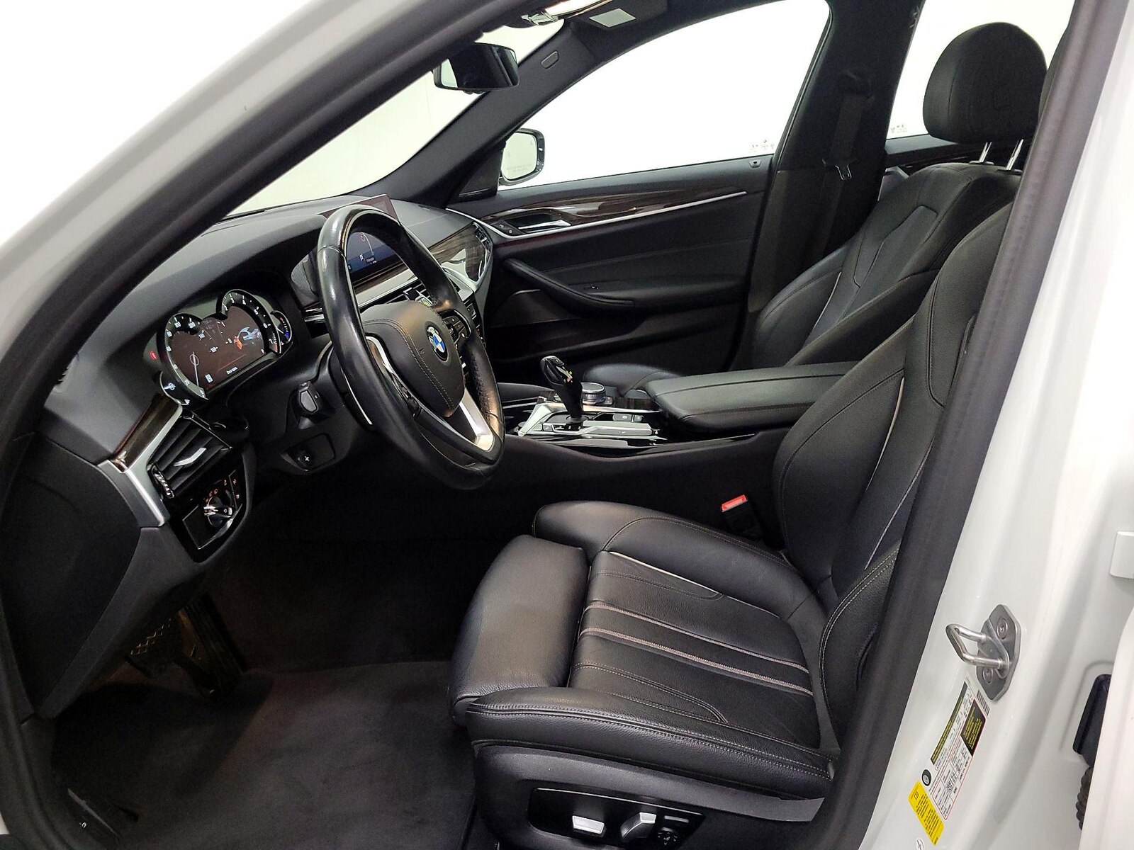 Power Seat(s) & Leather Seats