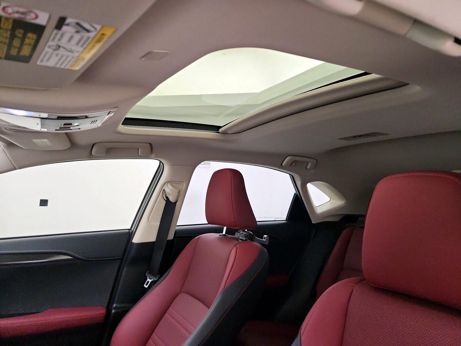 Sunroof(s) & Overhead Airbags