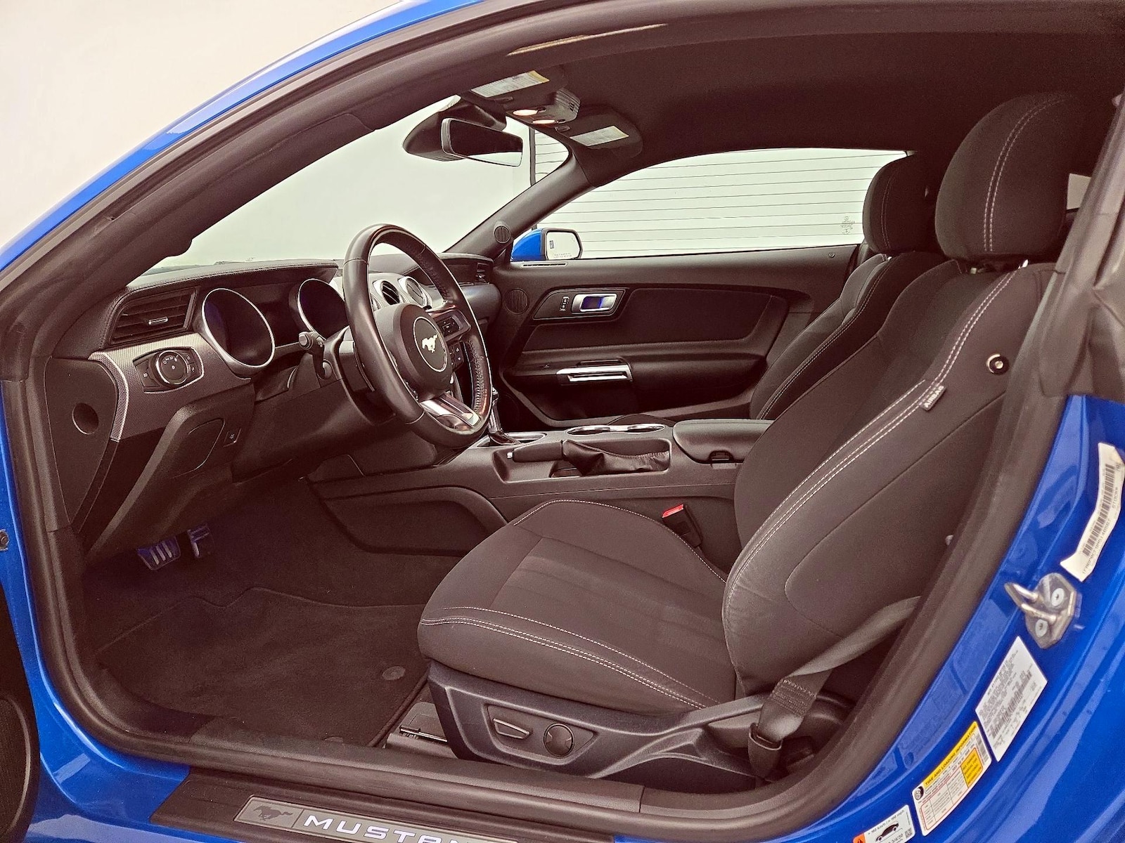 Power Seat(s) & Side Airbags