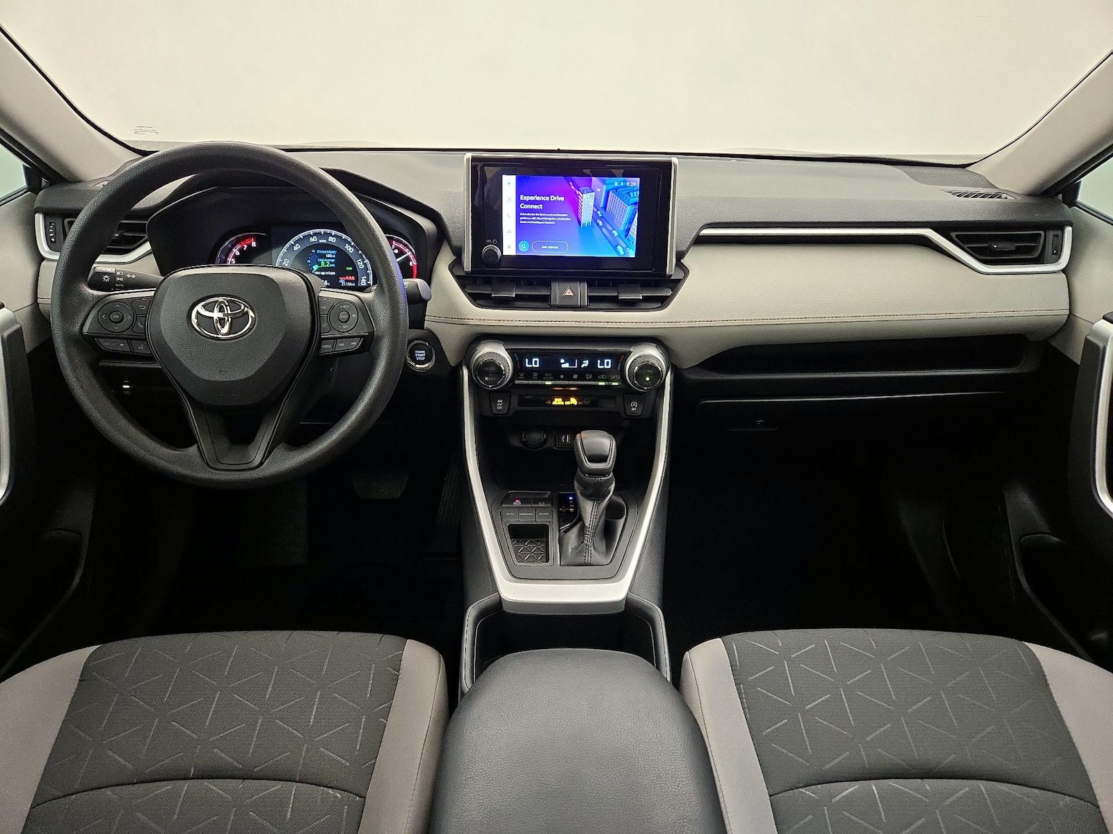 2025 Toyota RAV4 XLE - Photo 10