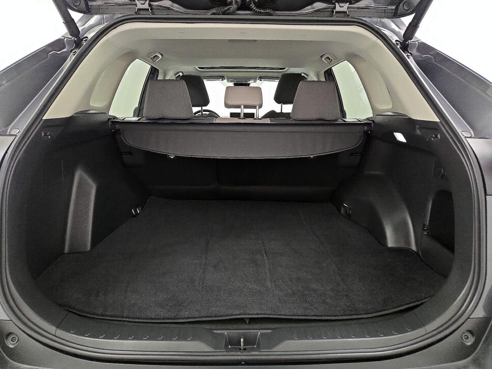 2025 Toyota RAV4 XLE - Photo 23