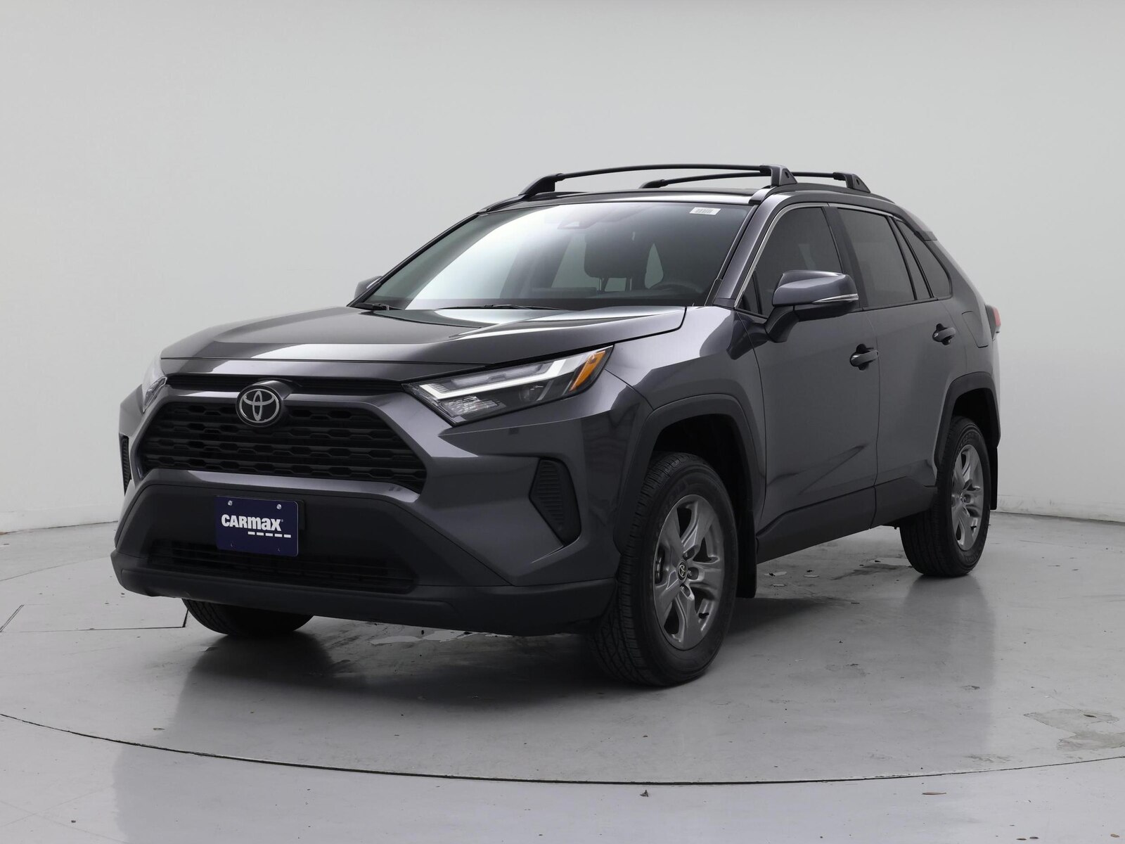2025 Toyota RAV4 XLE - Photo 5