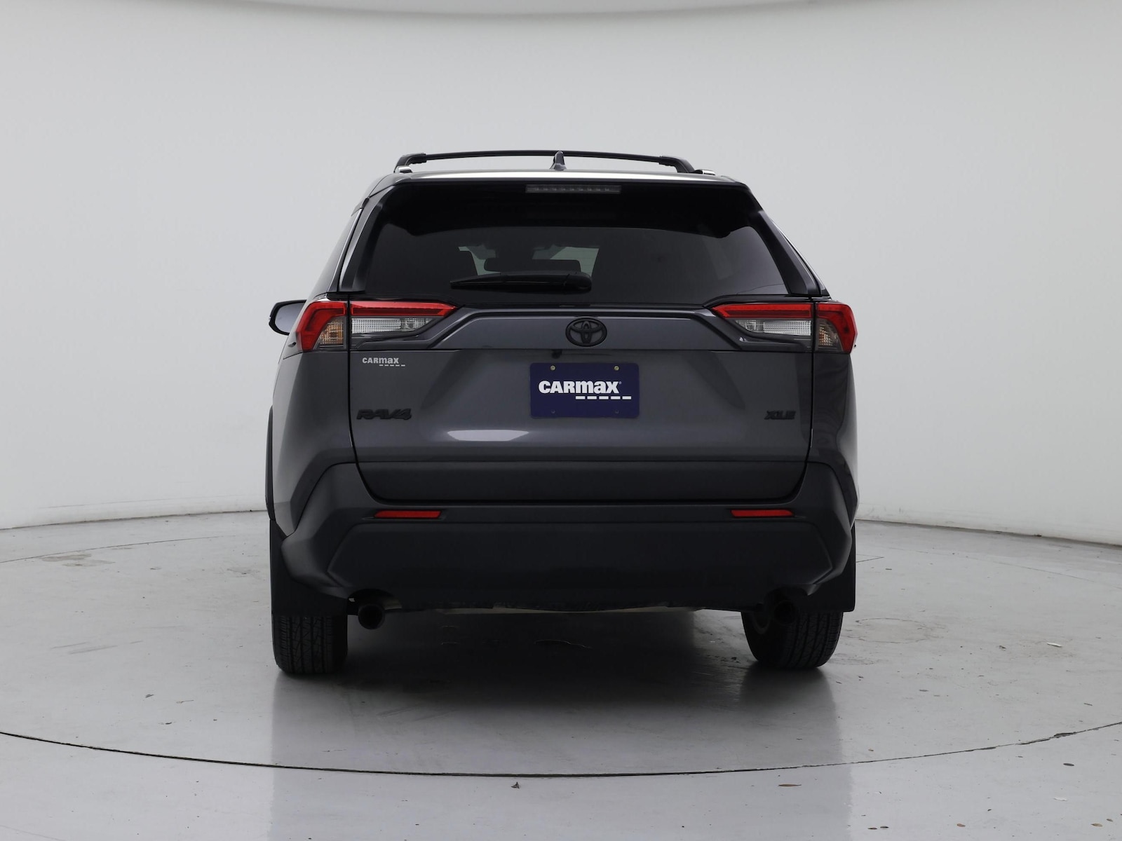 2025 Toyota RAV4 XLE - Photo 7