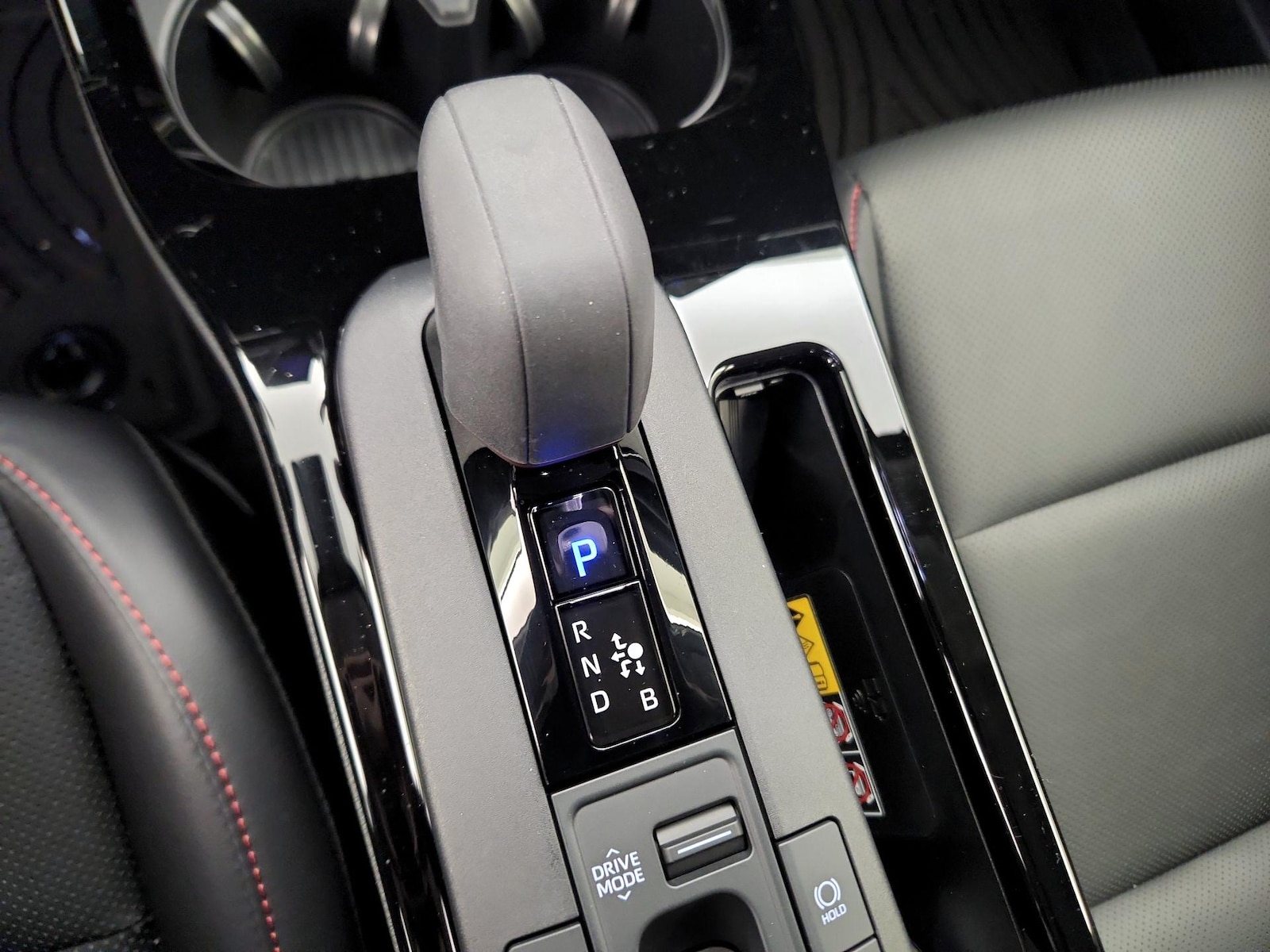 2026 Toyota Prius Plug-in Hybrid XSE - Photo 18