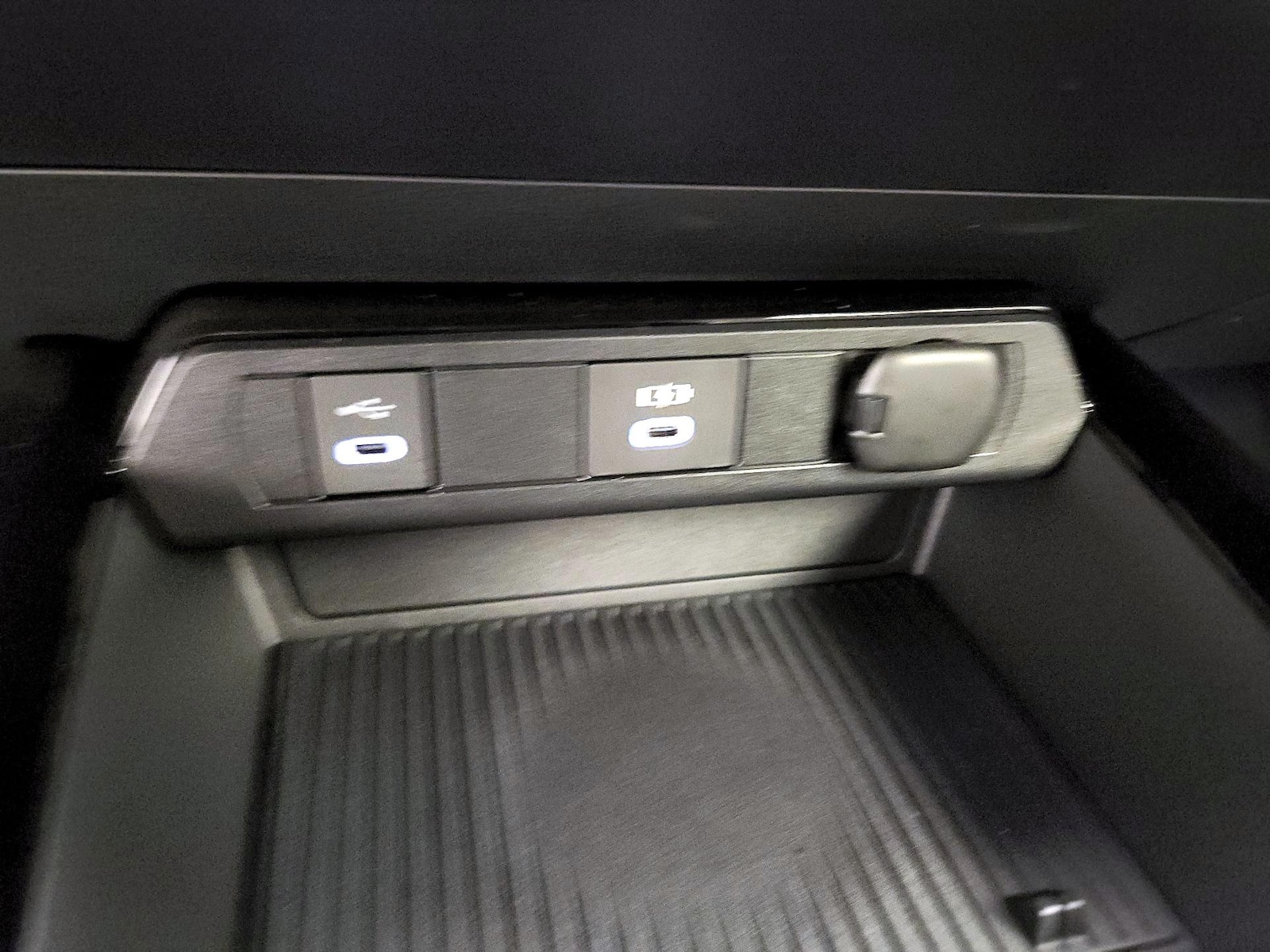 2026 Toyota Prius Plug-in Hybrid XSE - Photo 19
