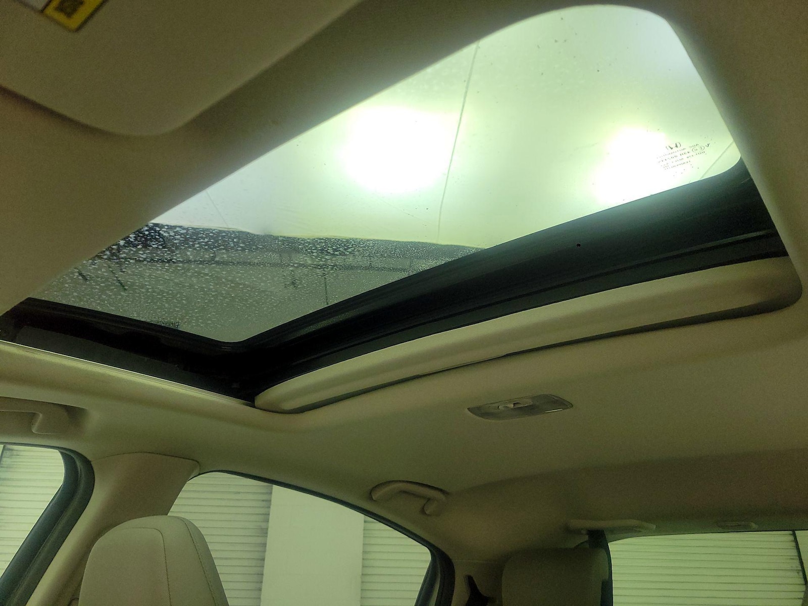 Sunroof(s) & Overhead Airbags