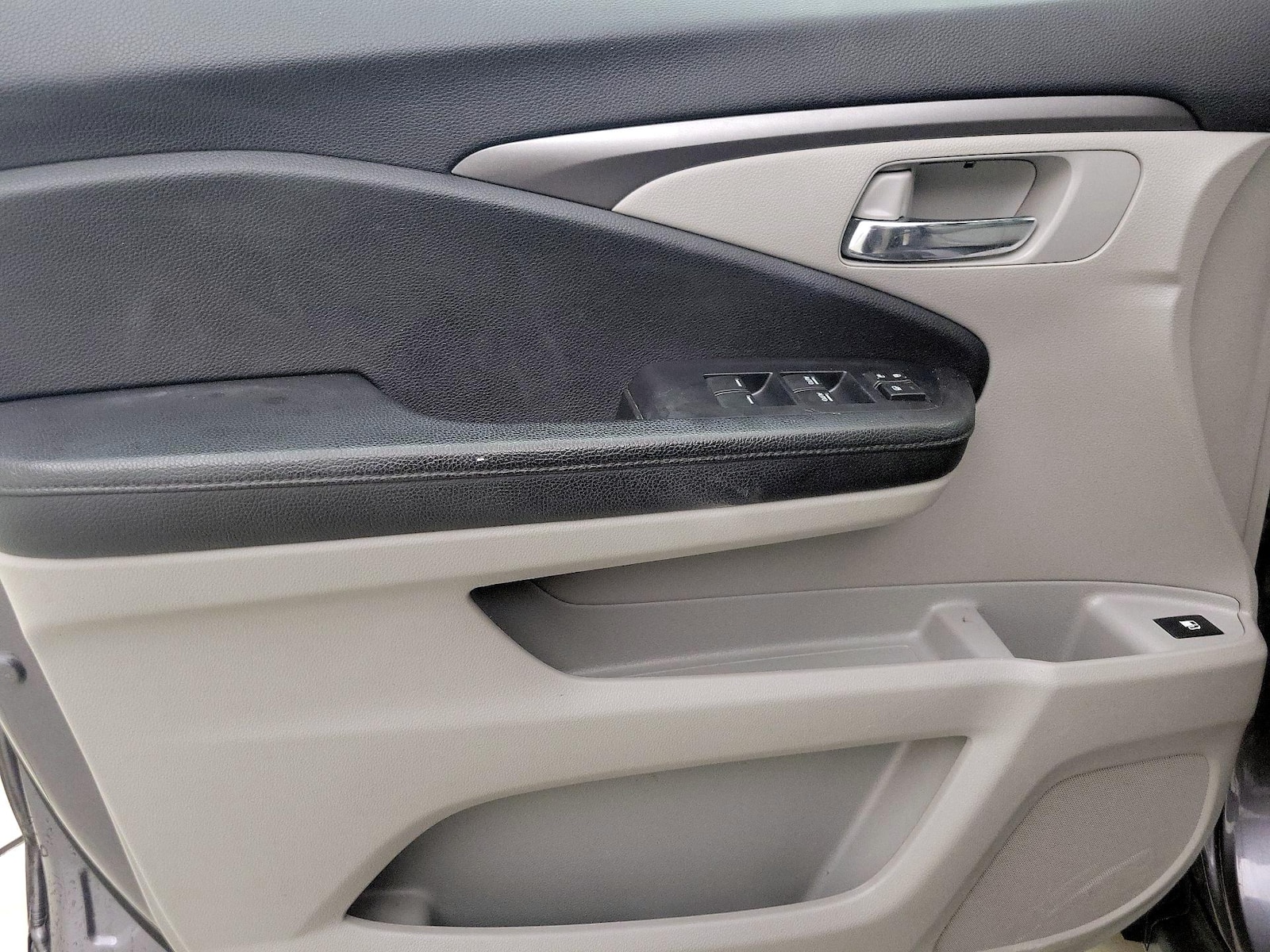 2018 Honda Pilot EX - Photo 13