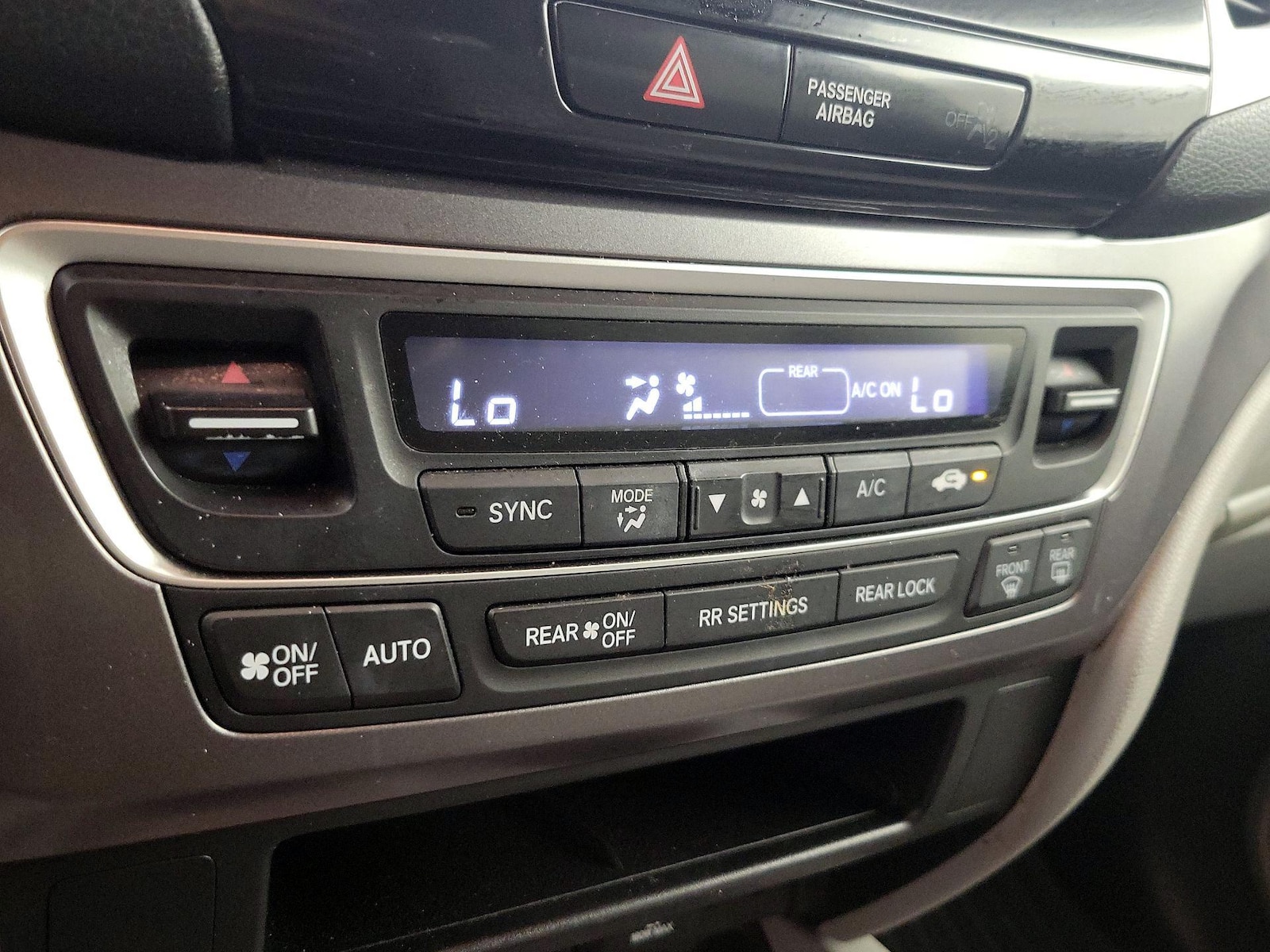 2018 Honda Pilot EX - Photo 17