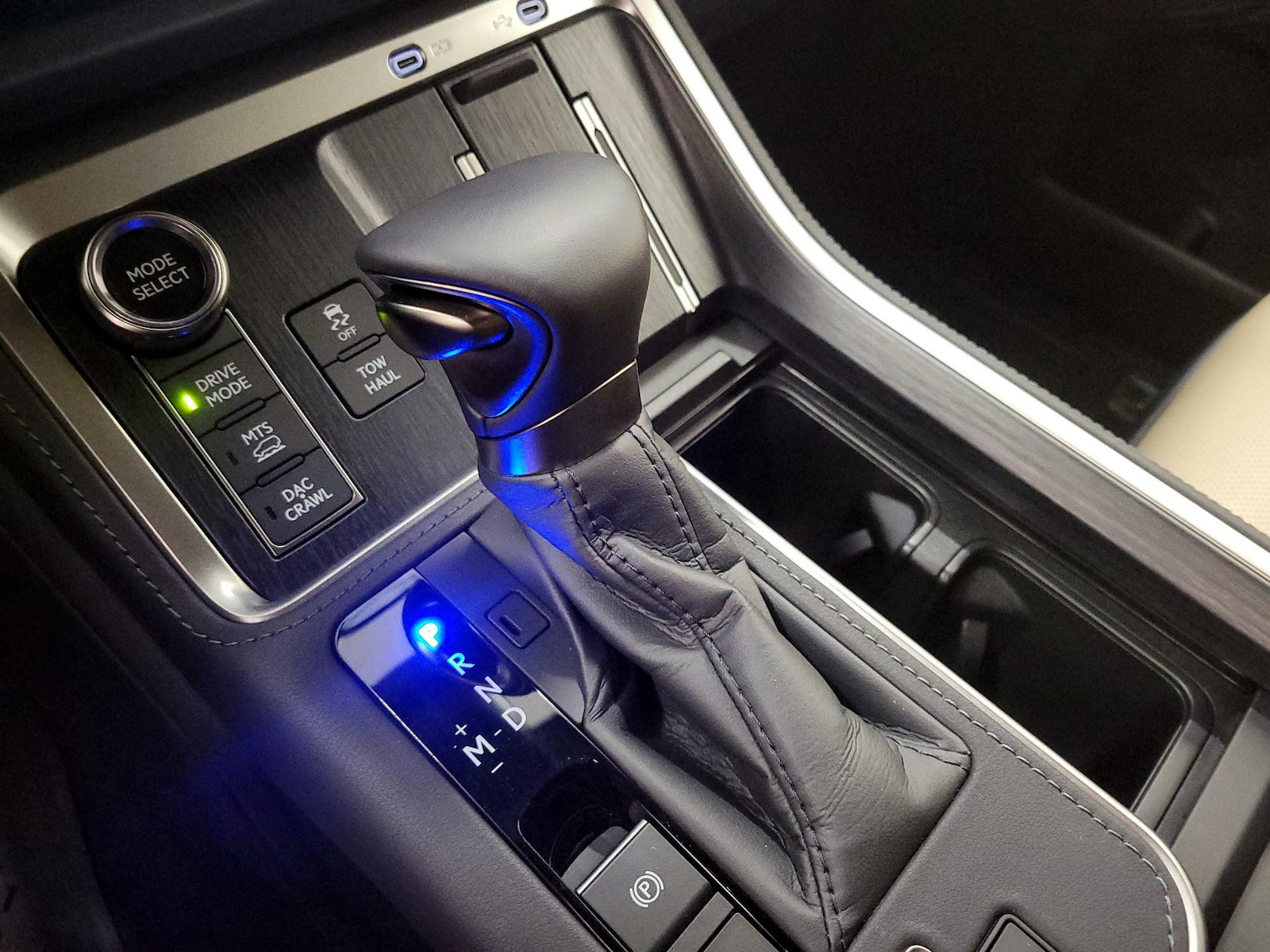 2026 Lexus GX Overtrail - Photo 19