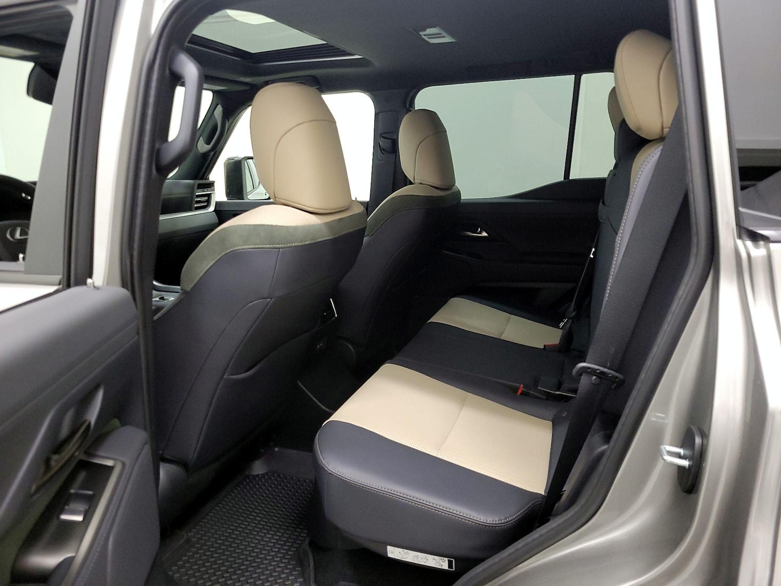 2026 Lexus GX Overtrail - Photo 22