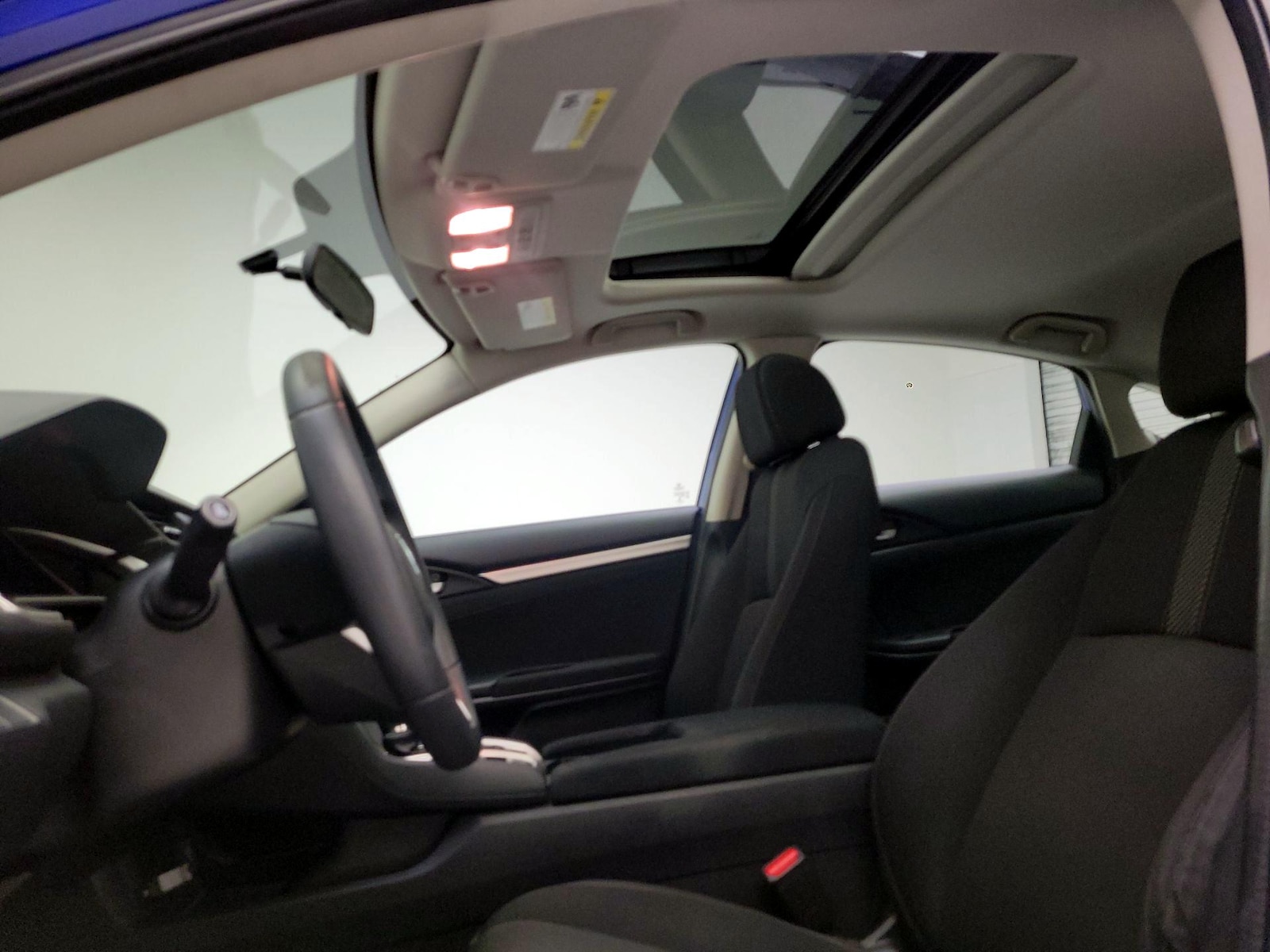 Sunroof(s) & Overhead Airbags