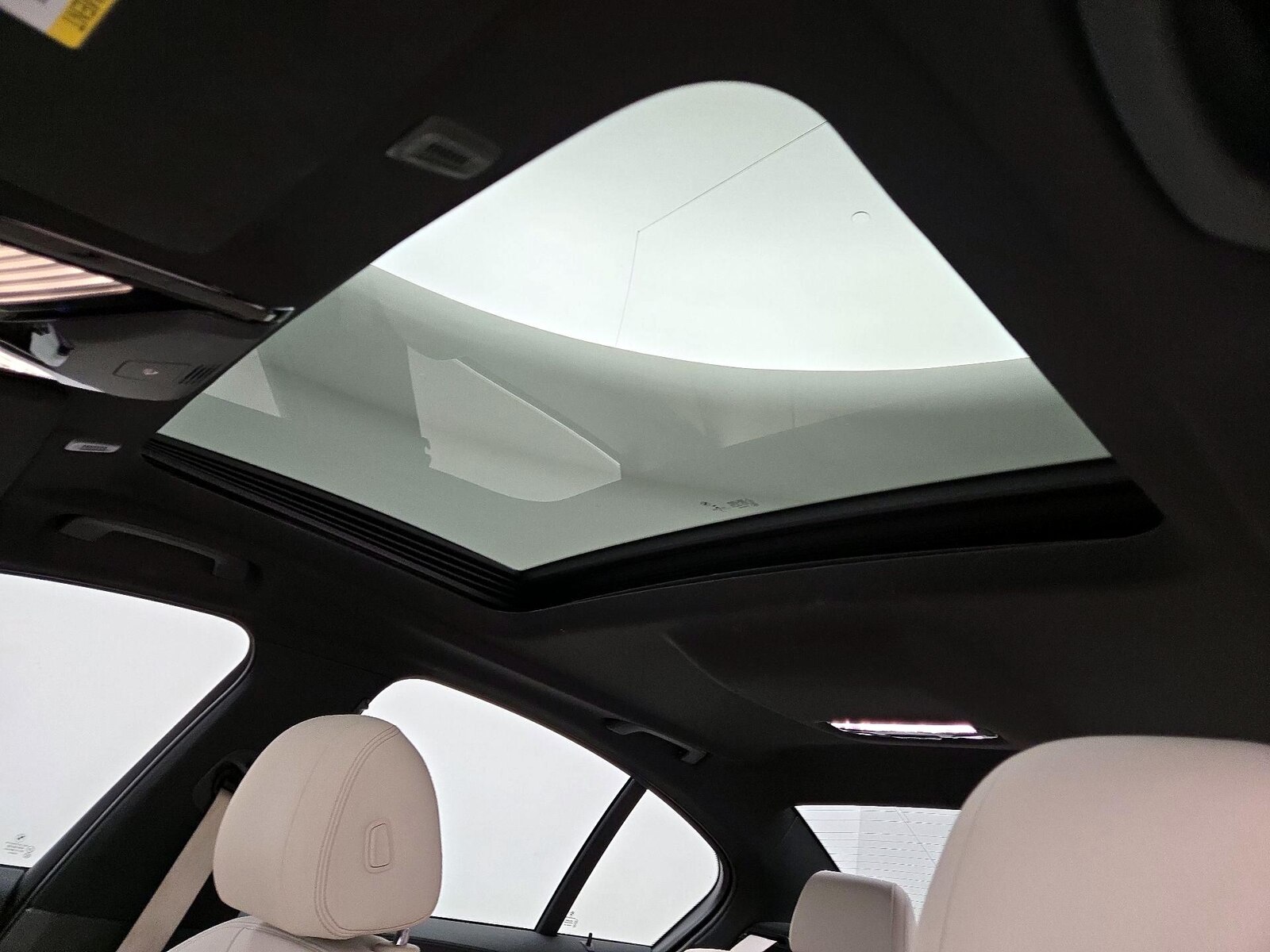 Sunroof(s) & Overhead Airbags