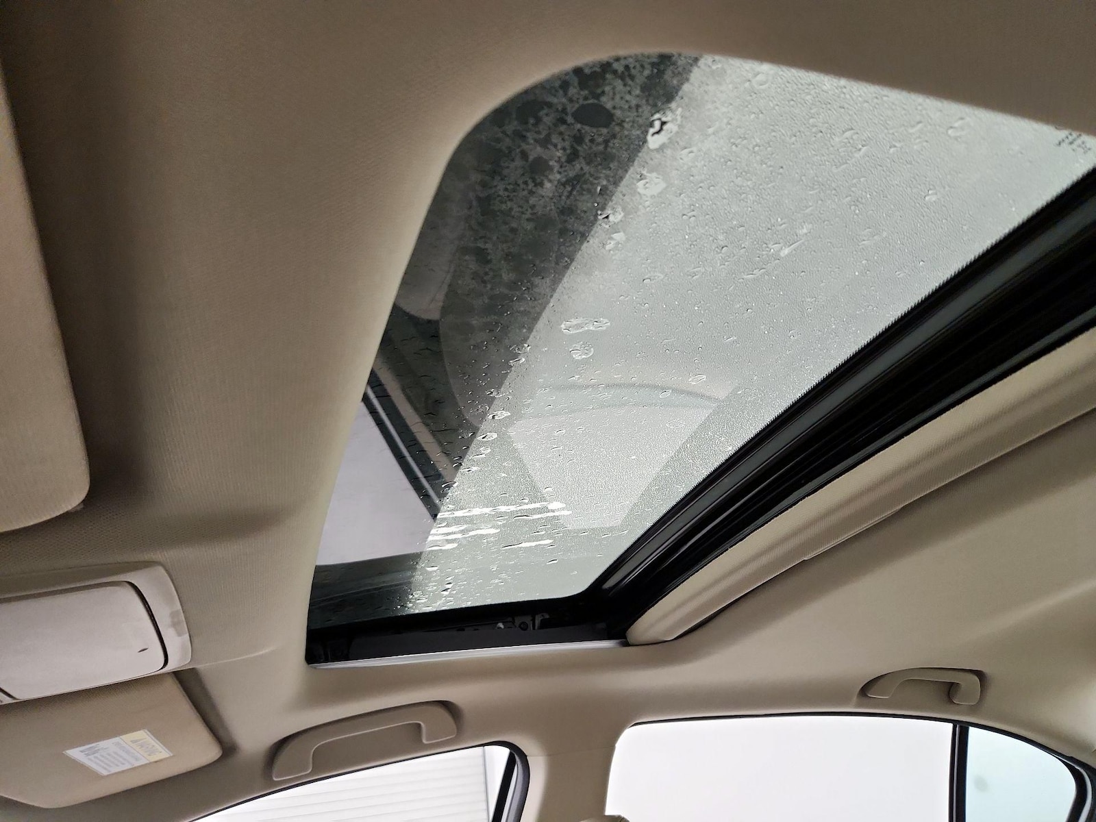 Sunroof(s) & Overhead Airbags