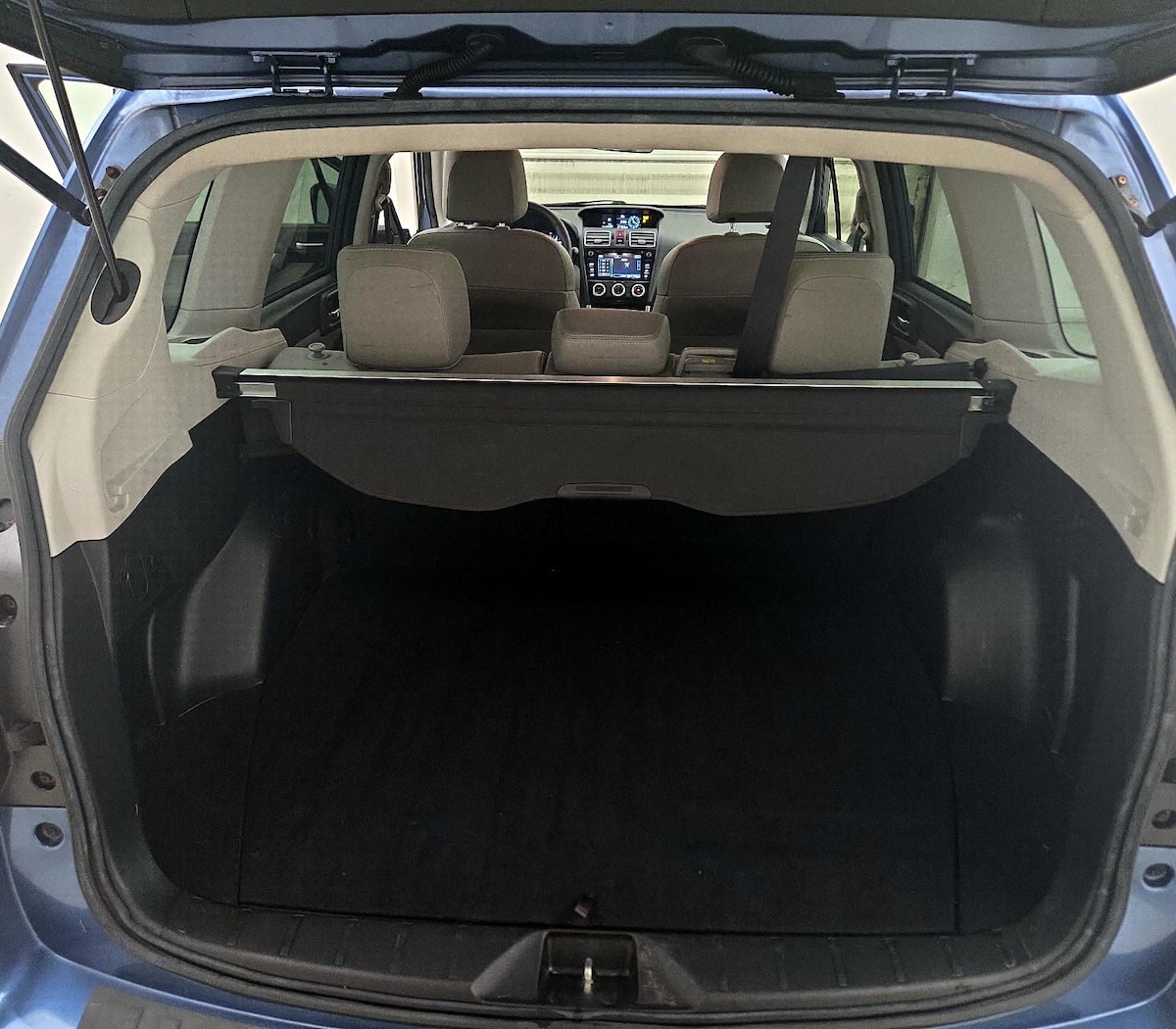 Trunk/Cargo (Seats Up)