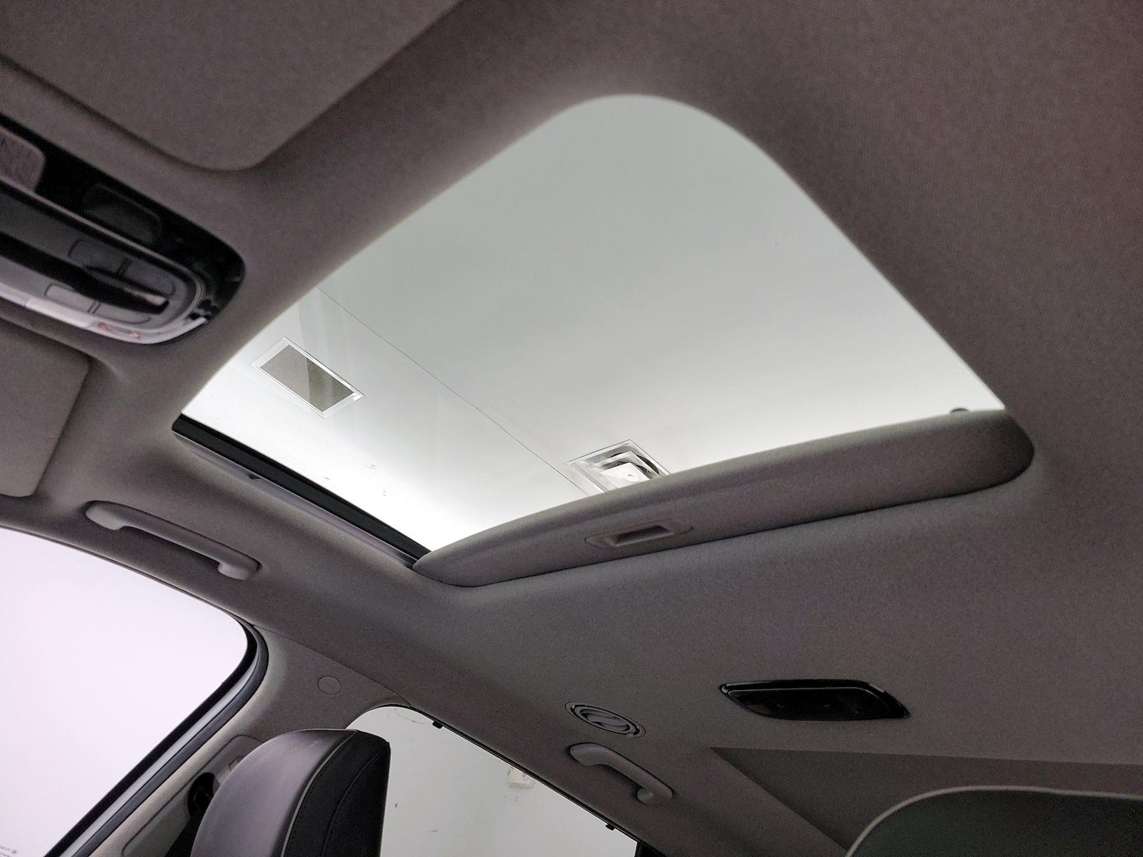 Sunroof(s) & Skylight(s)