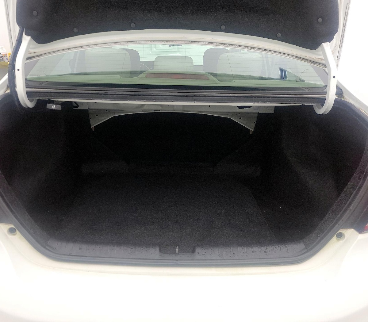 Trunk/Cargo (Seats Up)