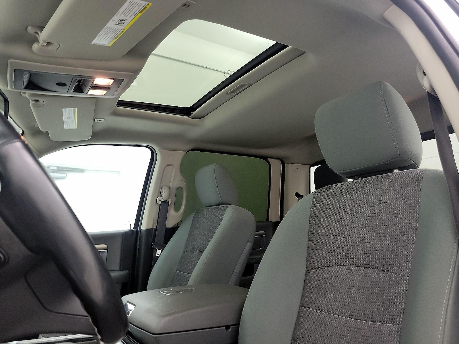 Sunroof(s) & Overhead Airbags