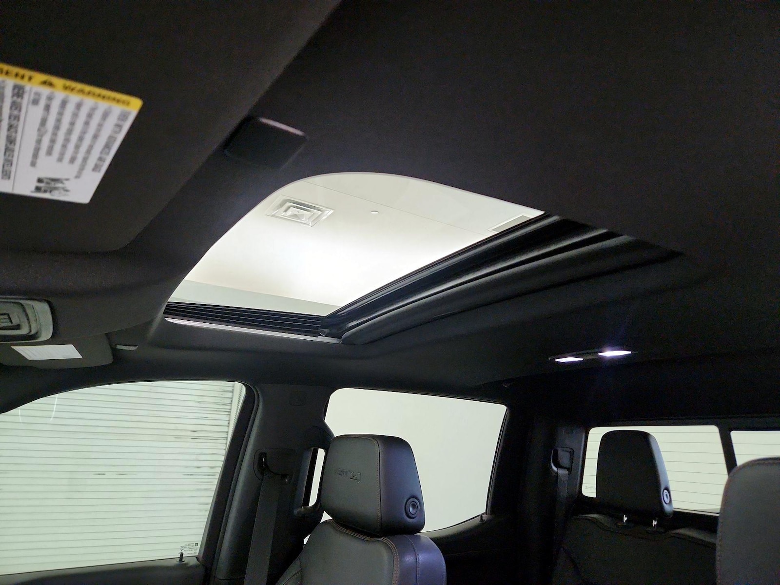 Sunroof(s) & Overhead Airbags