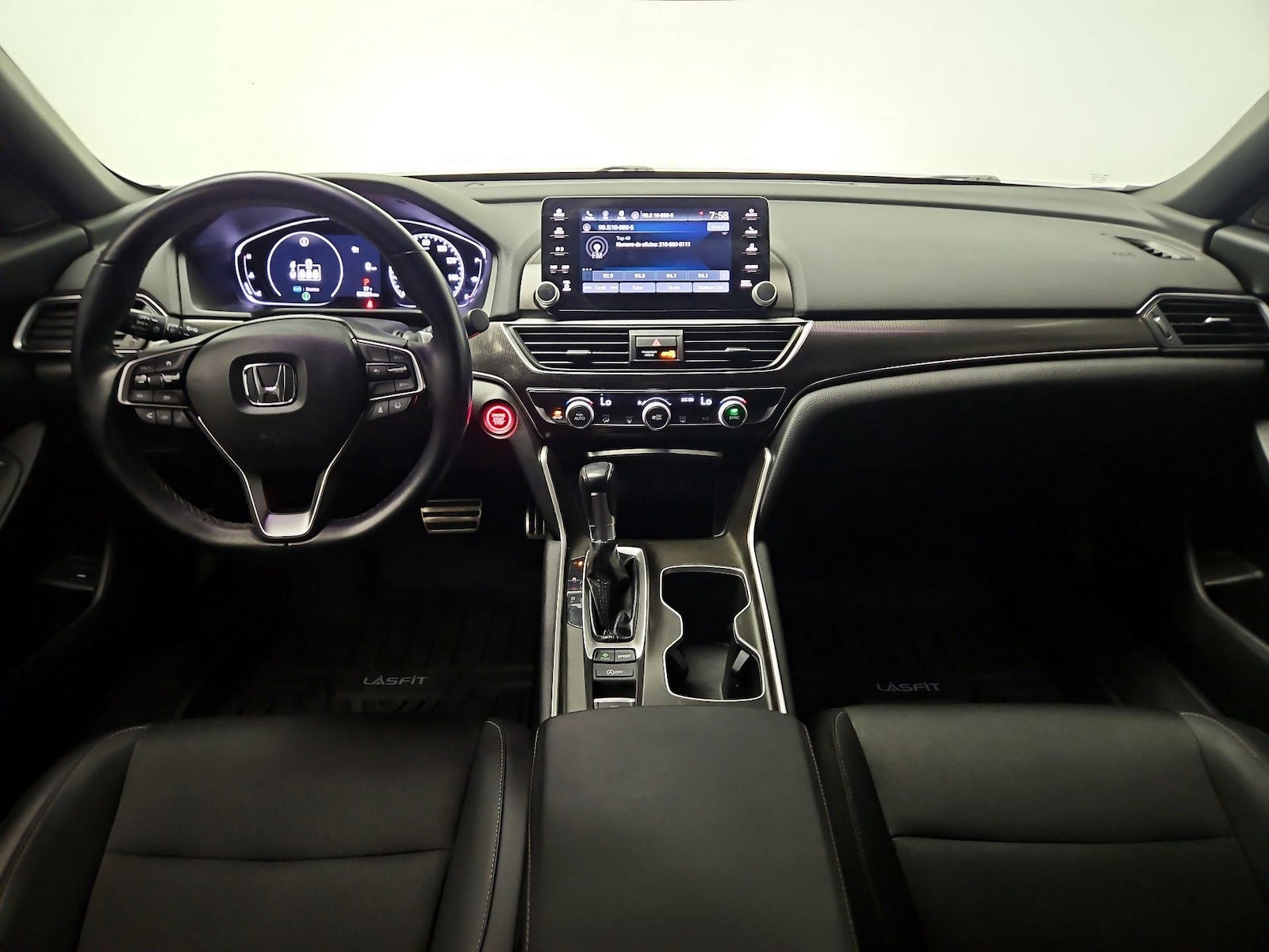 Apple CarPlay® & Android Auto™