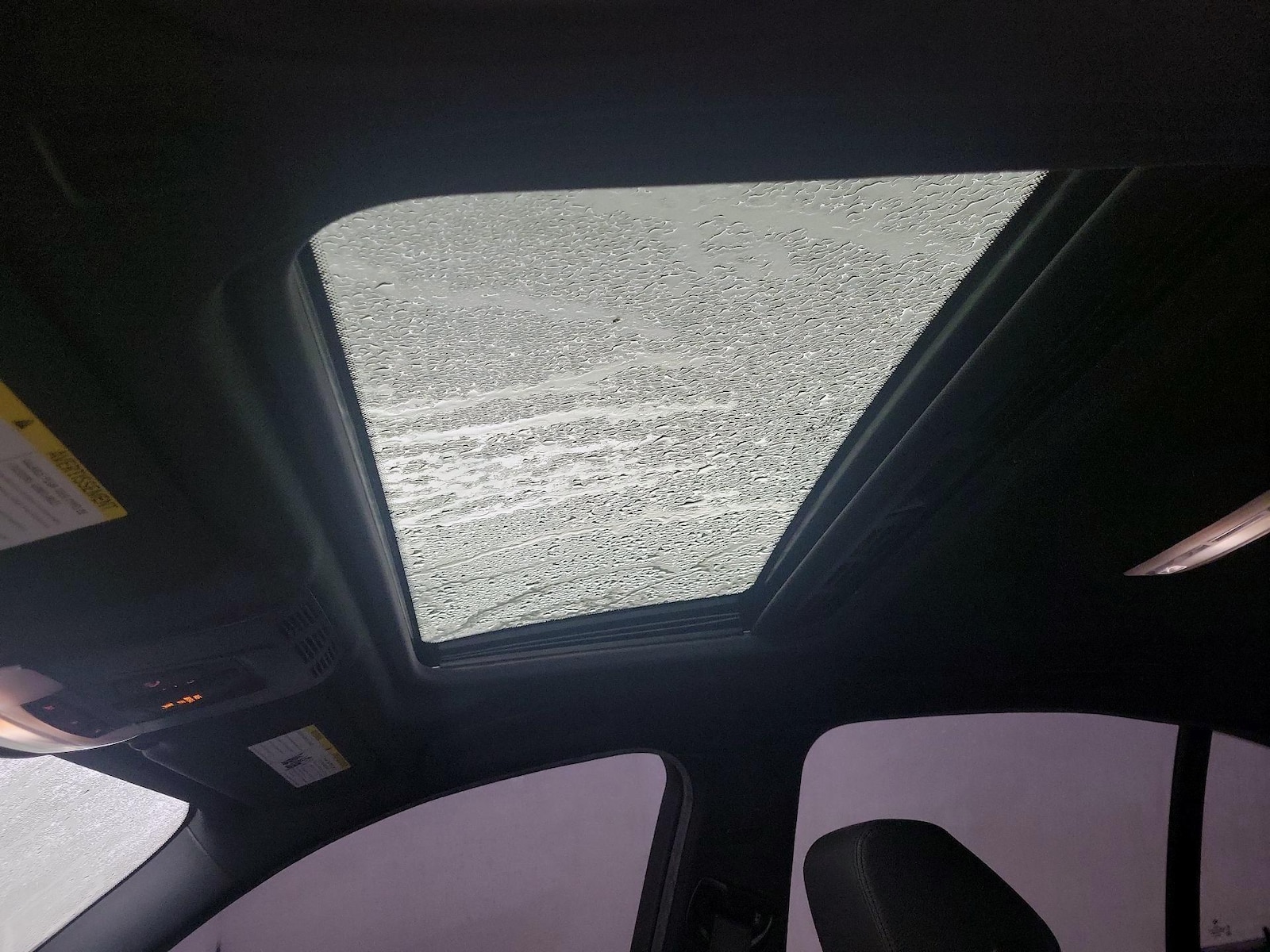 Sunroof(s) & Overhead Airbags