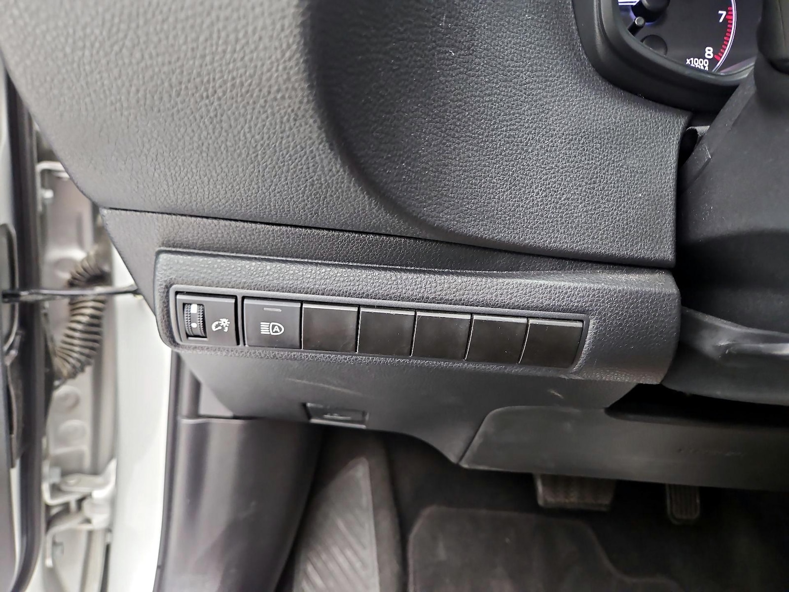 2024 Toyota Corolla SE - Photo 14
