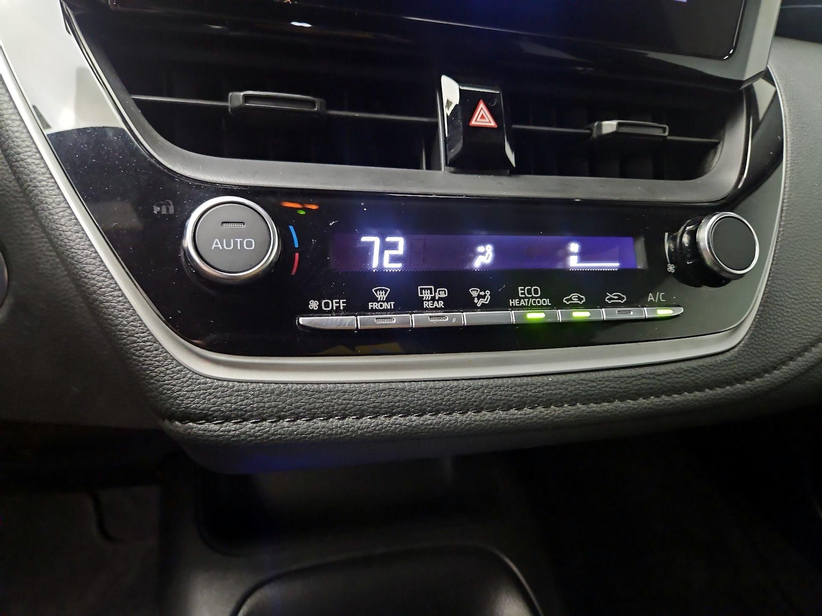 2024 Toyota Corolla SE - Photo 17