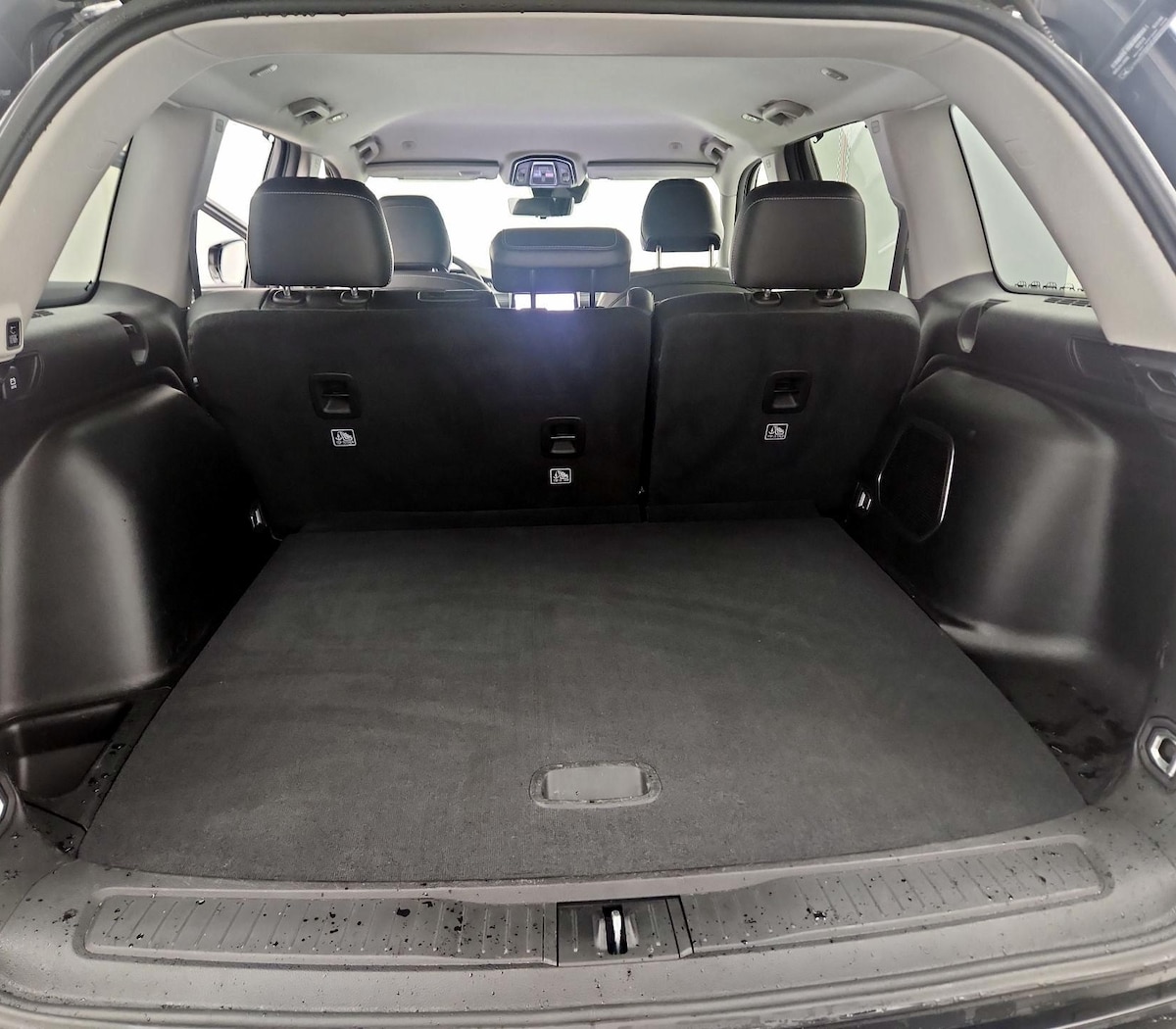 Trunk/Cargo (Seats Up)