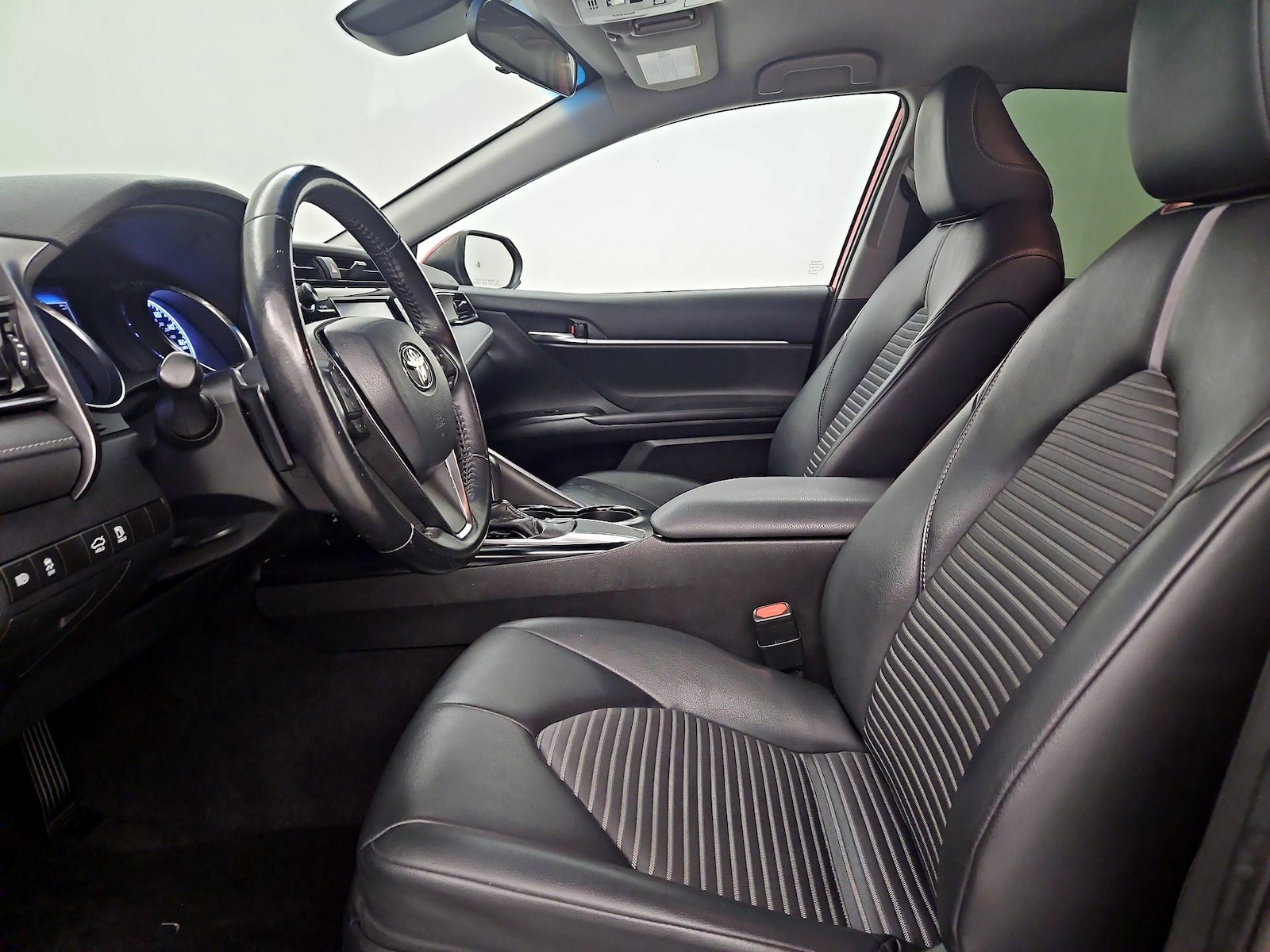 Power Seat(s) & Side Airbags