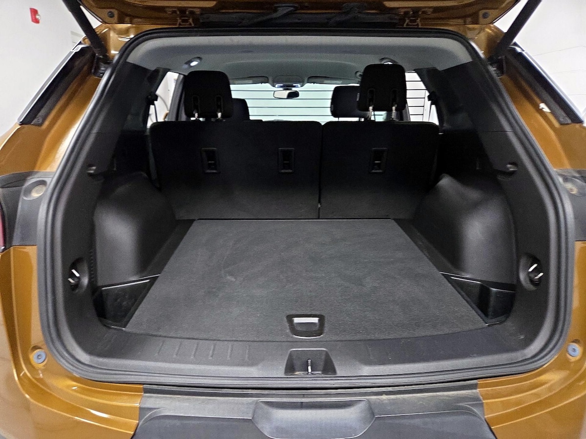 Trunk/Cargo (Seats Up)
