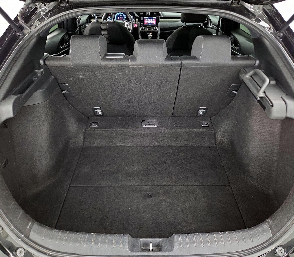 Trunk/Cargo (Seats Up)