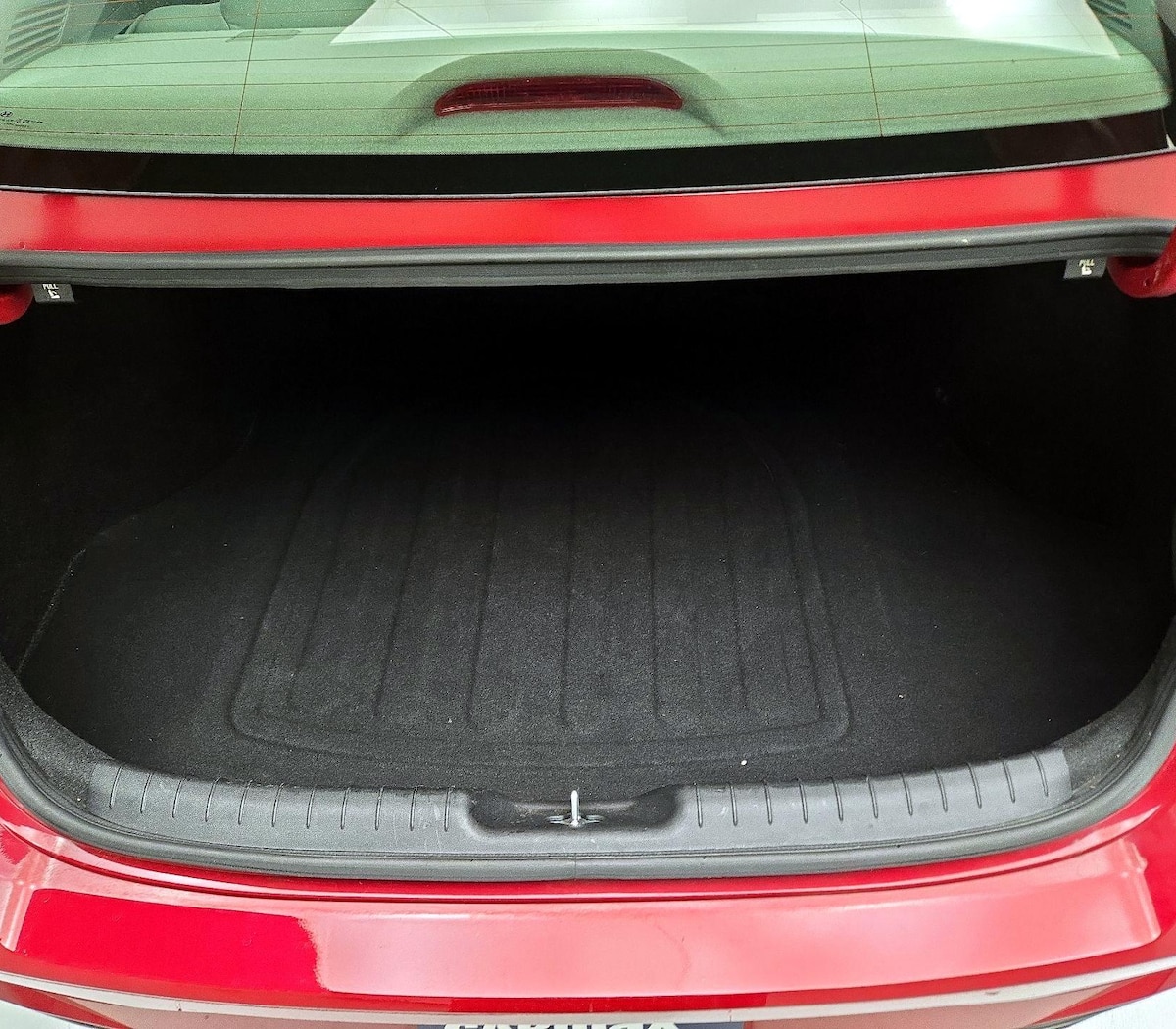 Trunk/Cargo (Seats Up)