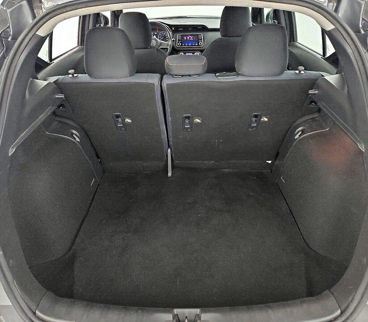 Trunk/Cargo (Seats Up)