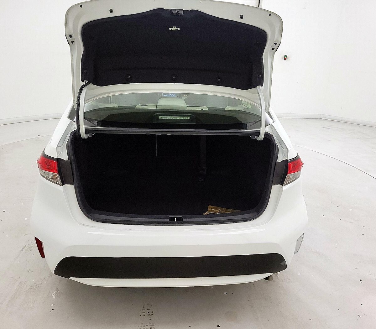 Trunk/Cargo (Seats Up)