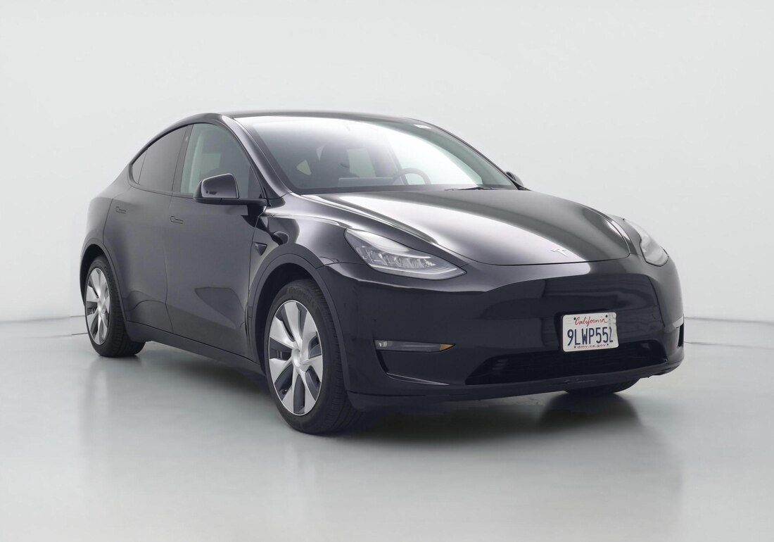 2021 Tesla Model Y Standard Range in Black — CarMax photo