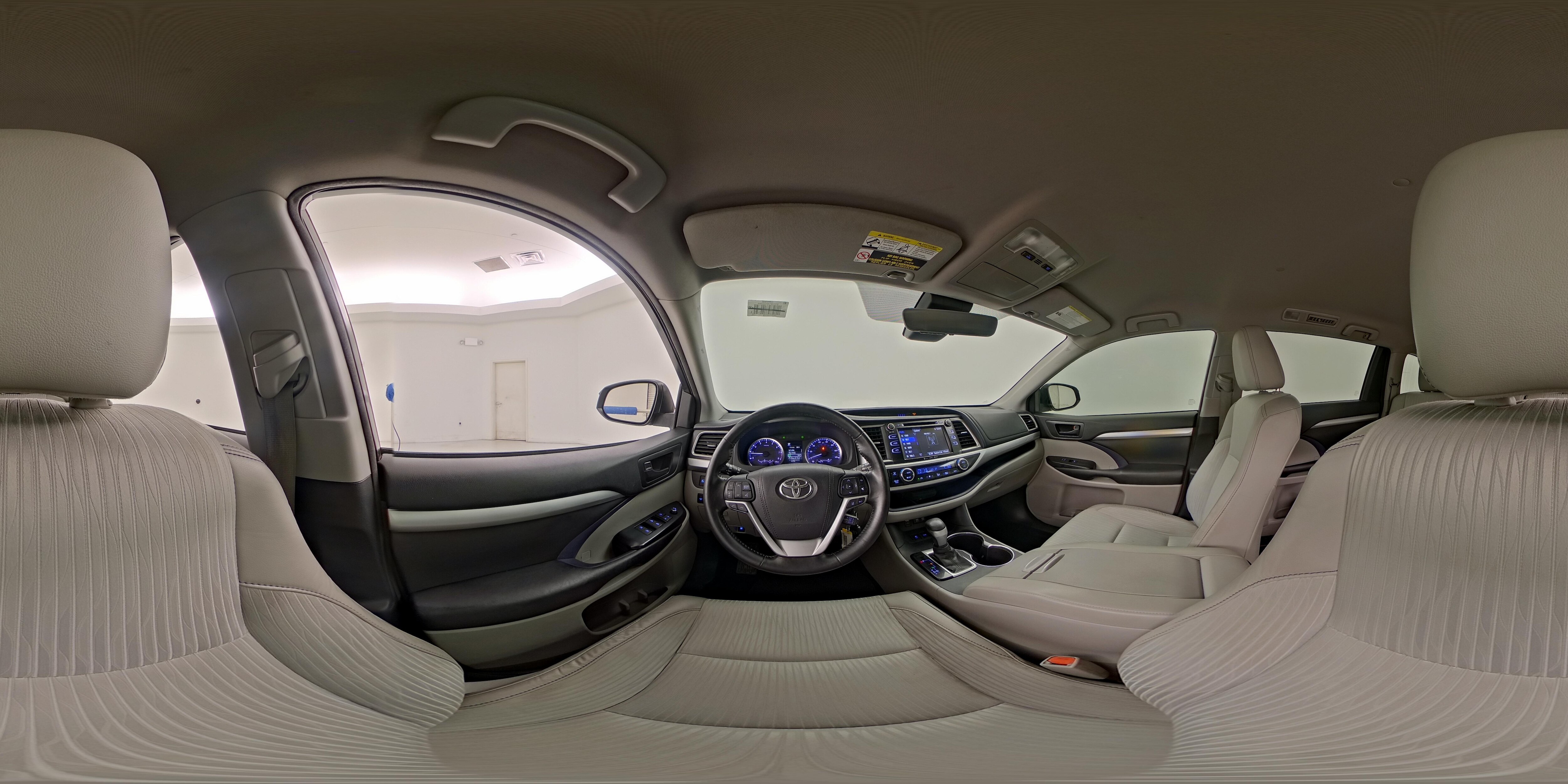 2017 Toyota Highlander LE Plus - Photo 27