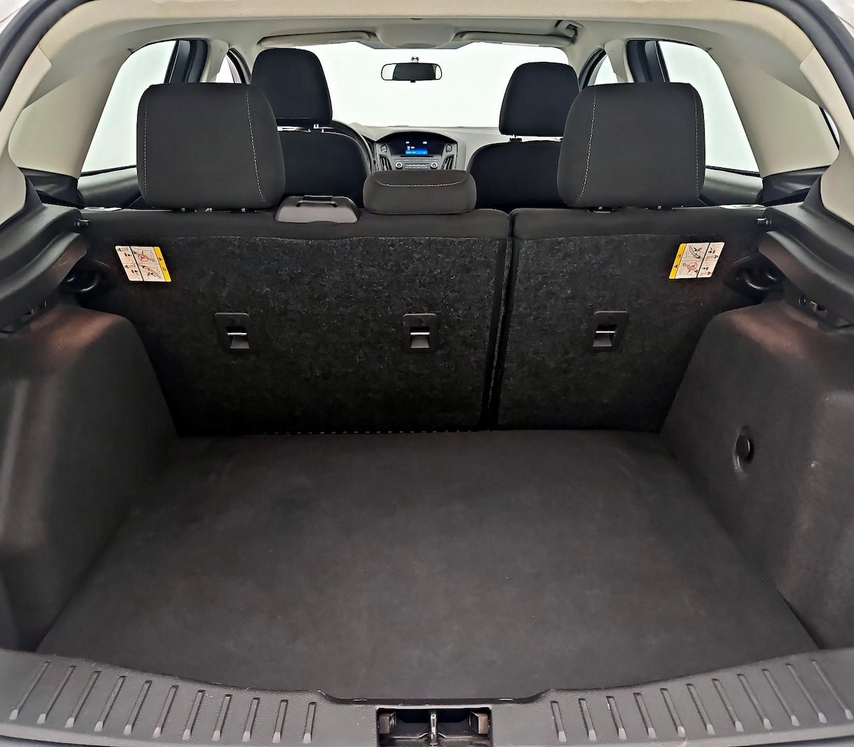 Trunk/Cargo (Seats Up)